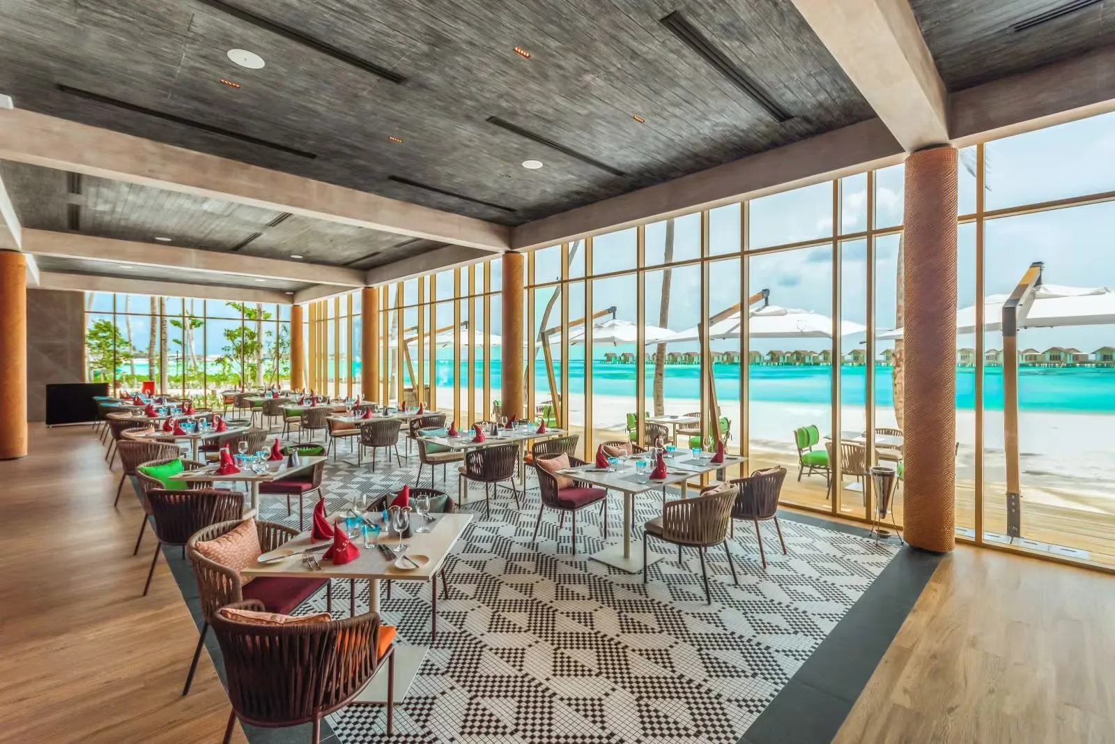 Hard Rock Hotel Maldives, Emboodhoo Lagoon
