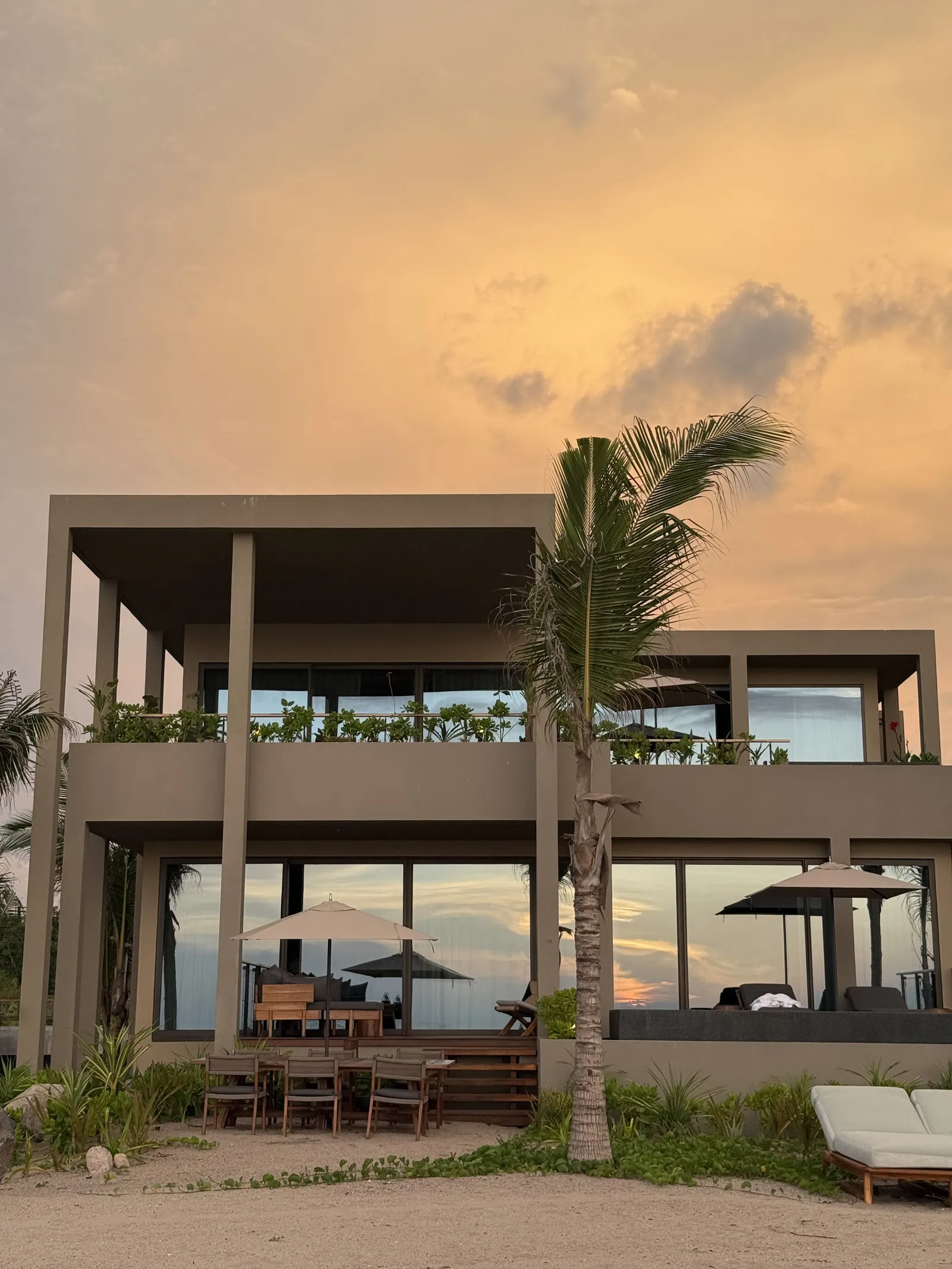Rosewood Mandarina — Exterior, El Monteon