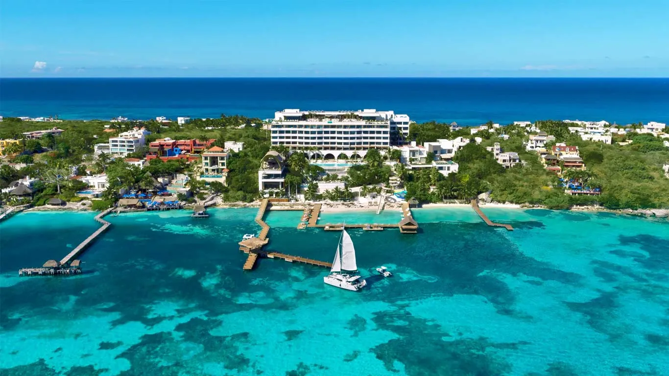 Impression Isla Mujeres by Secrets, Isla Mujeres