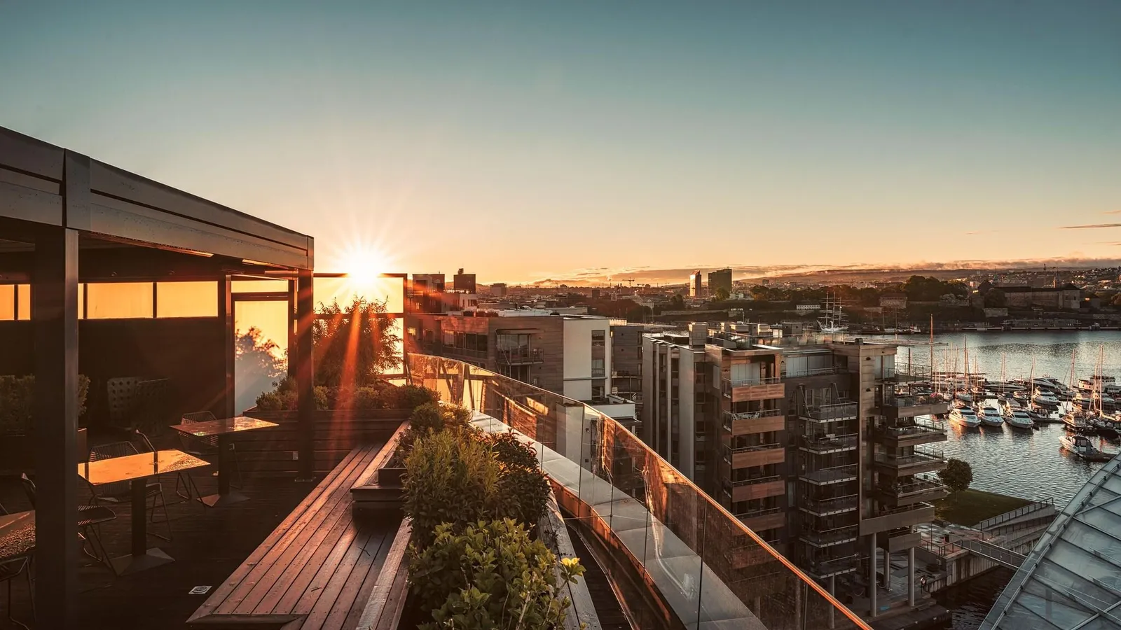 The Thief — Exterior, Oslo