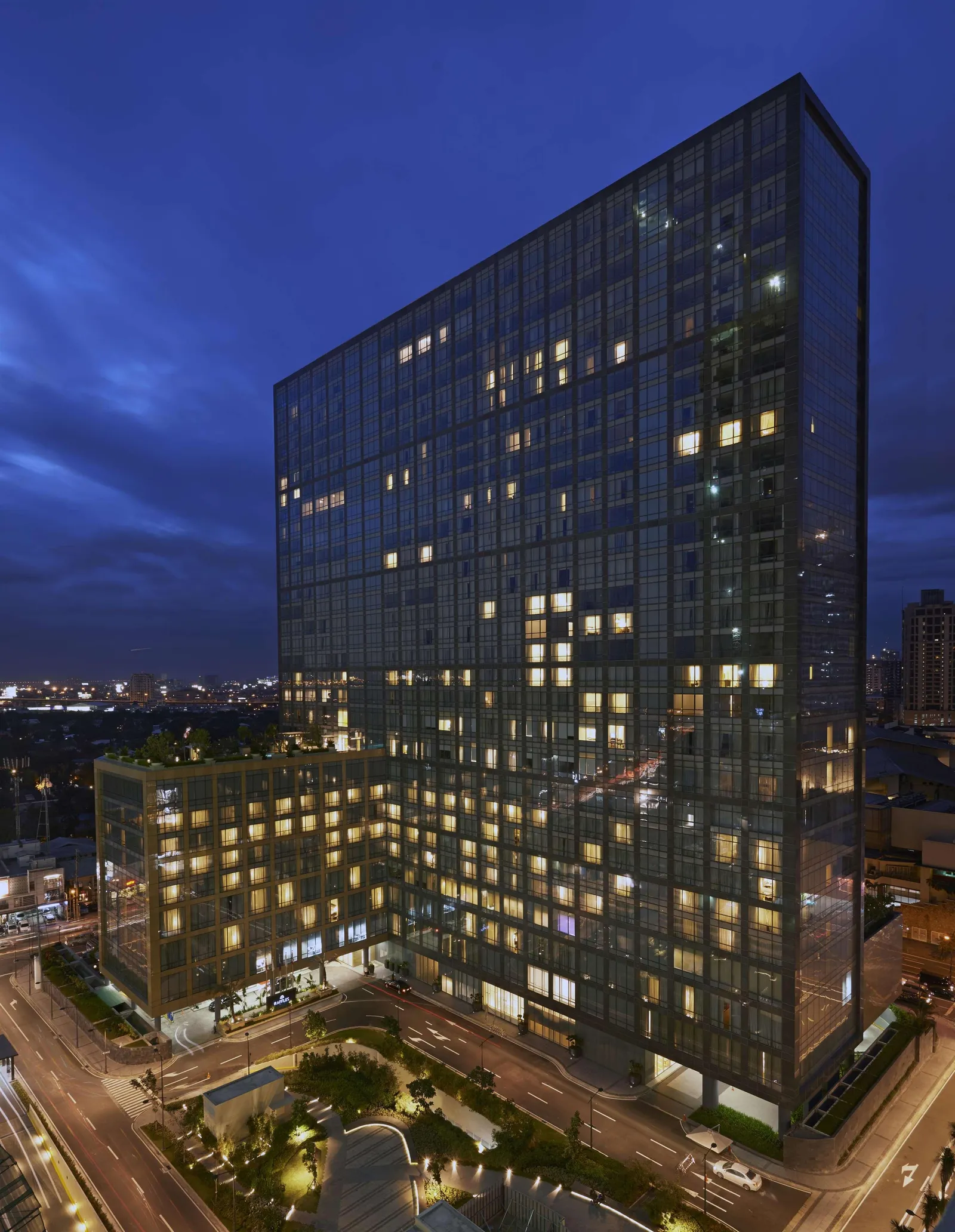 Fairmont Makati Manila — Exterior, Makati