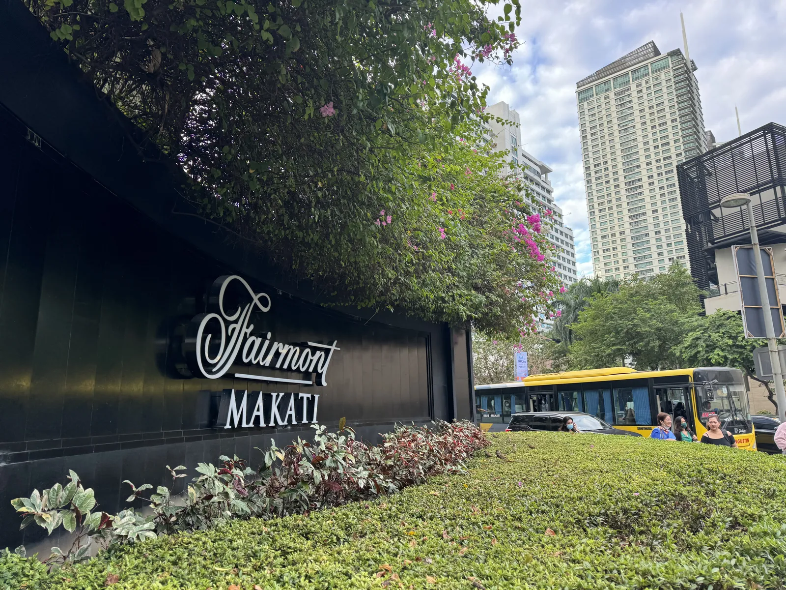 Fairmont Makati Manila — Exterior, Makati