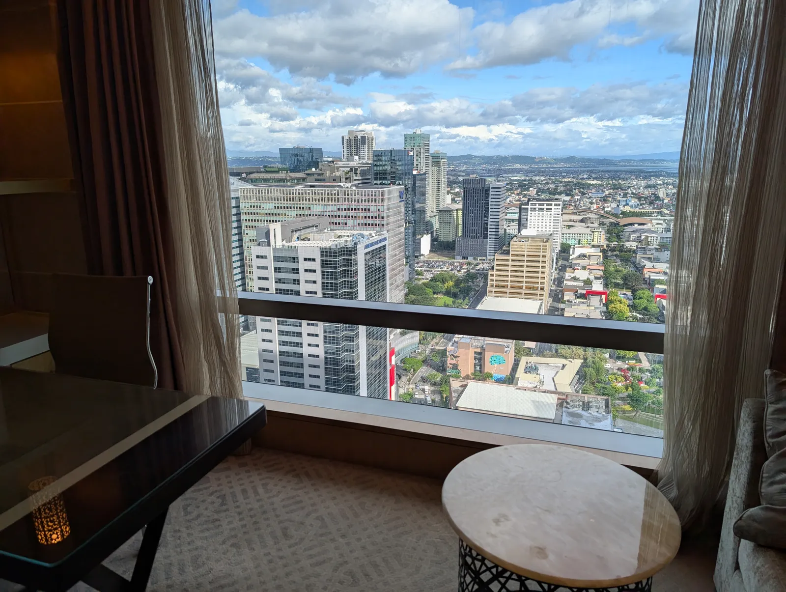 Shangri-La The Fort, Manila — Exterior, Taguig