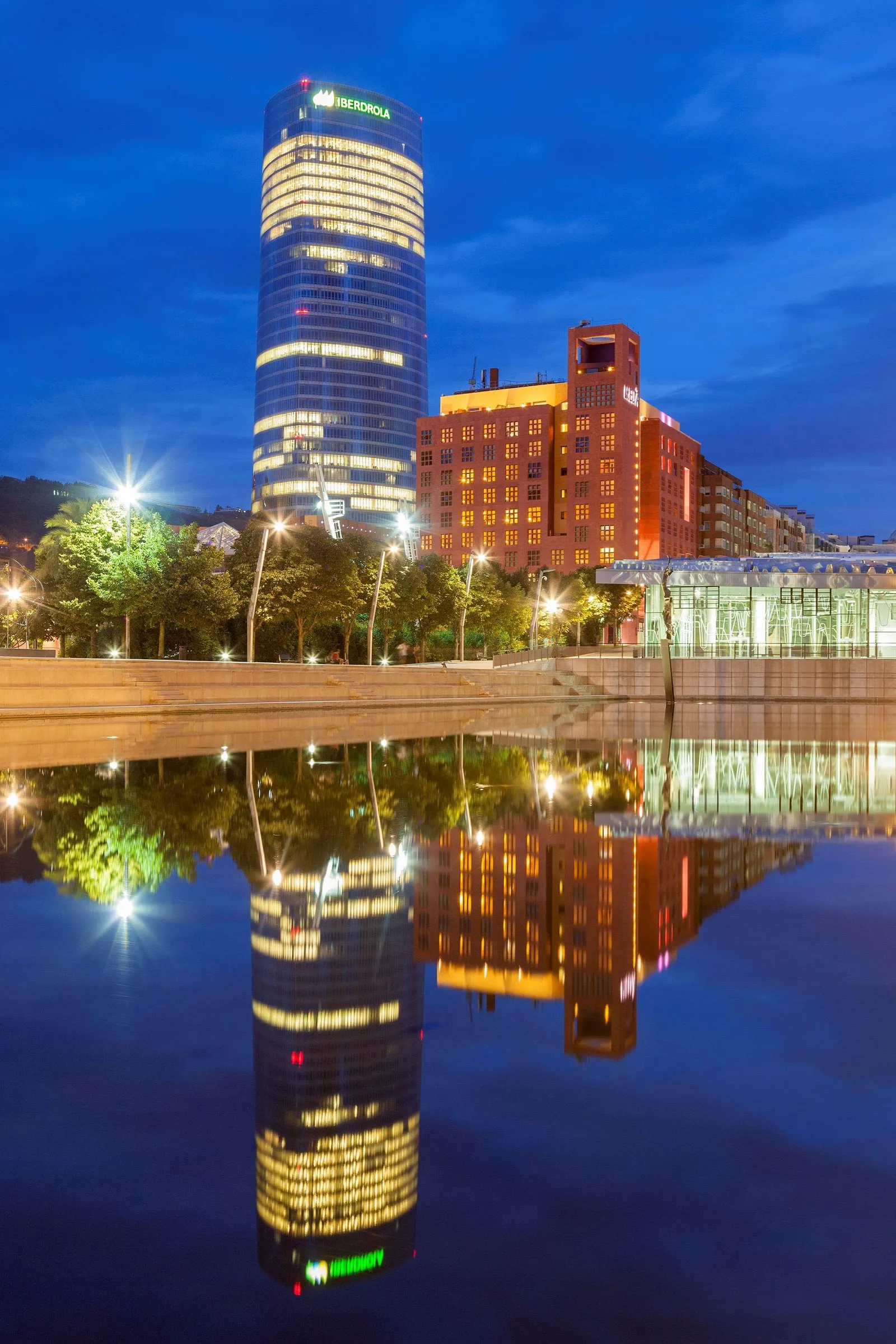 Melia Bilbao — Exterior, Bilbao