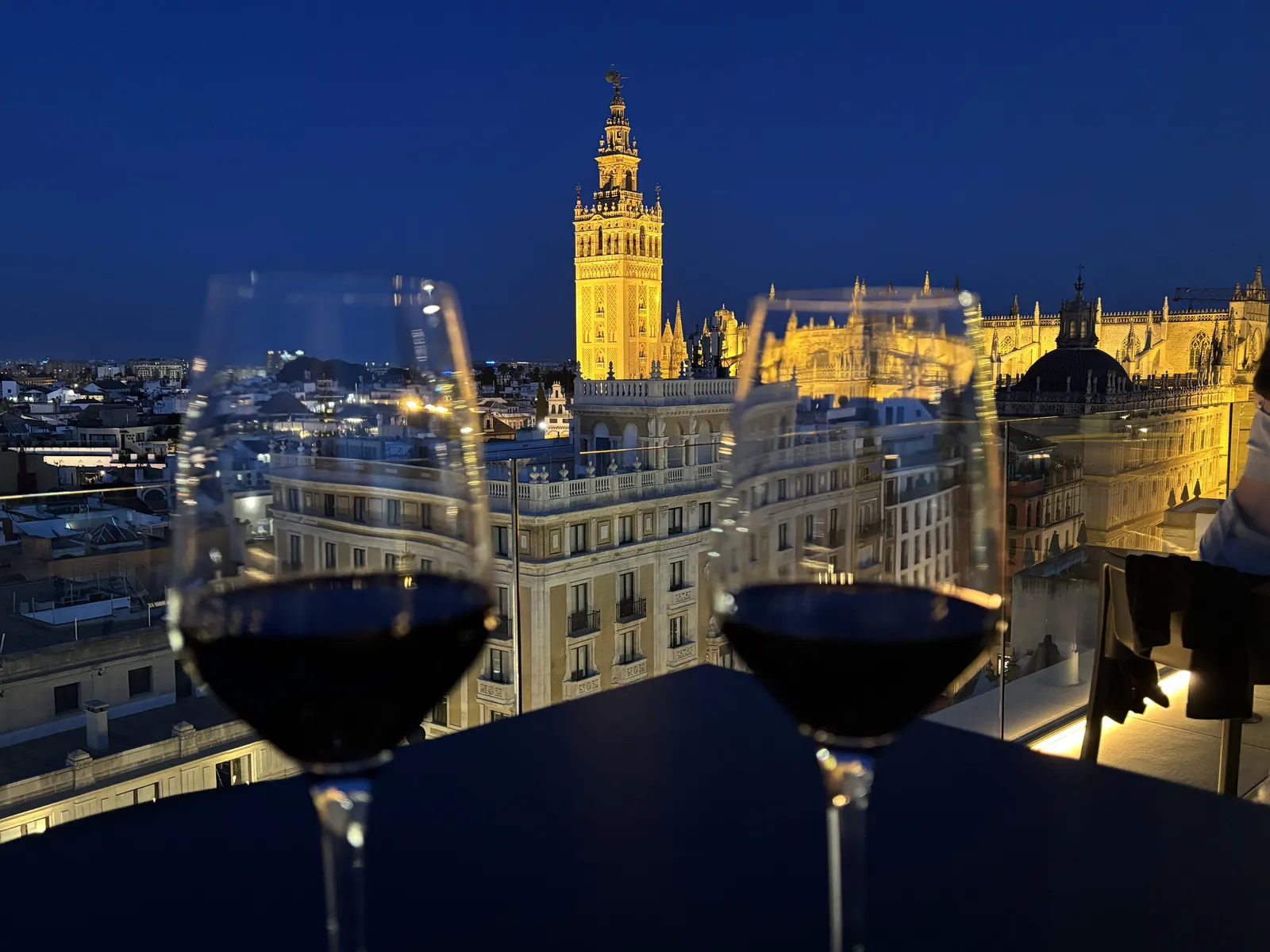 Querencia de Sevilla — Exterior, Seville
