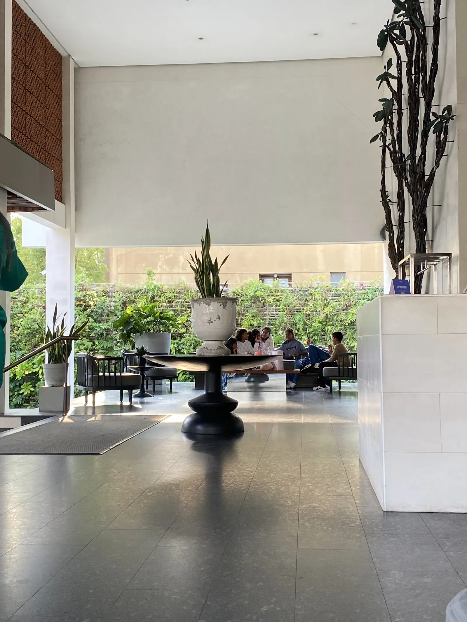 Shangri-La Colombo — Exterior, Colombo