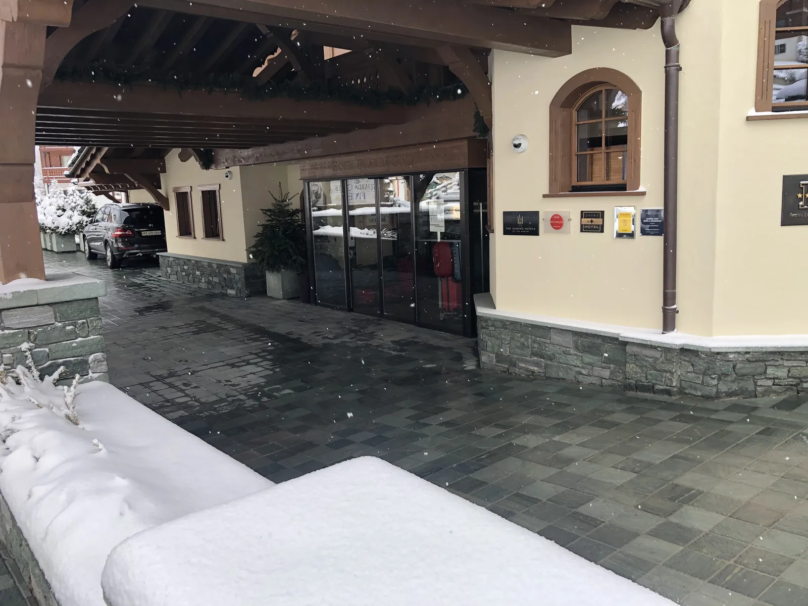 Guarda Golf Hotel & Residences — Exterior, Crans-Montana