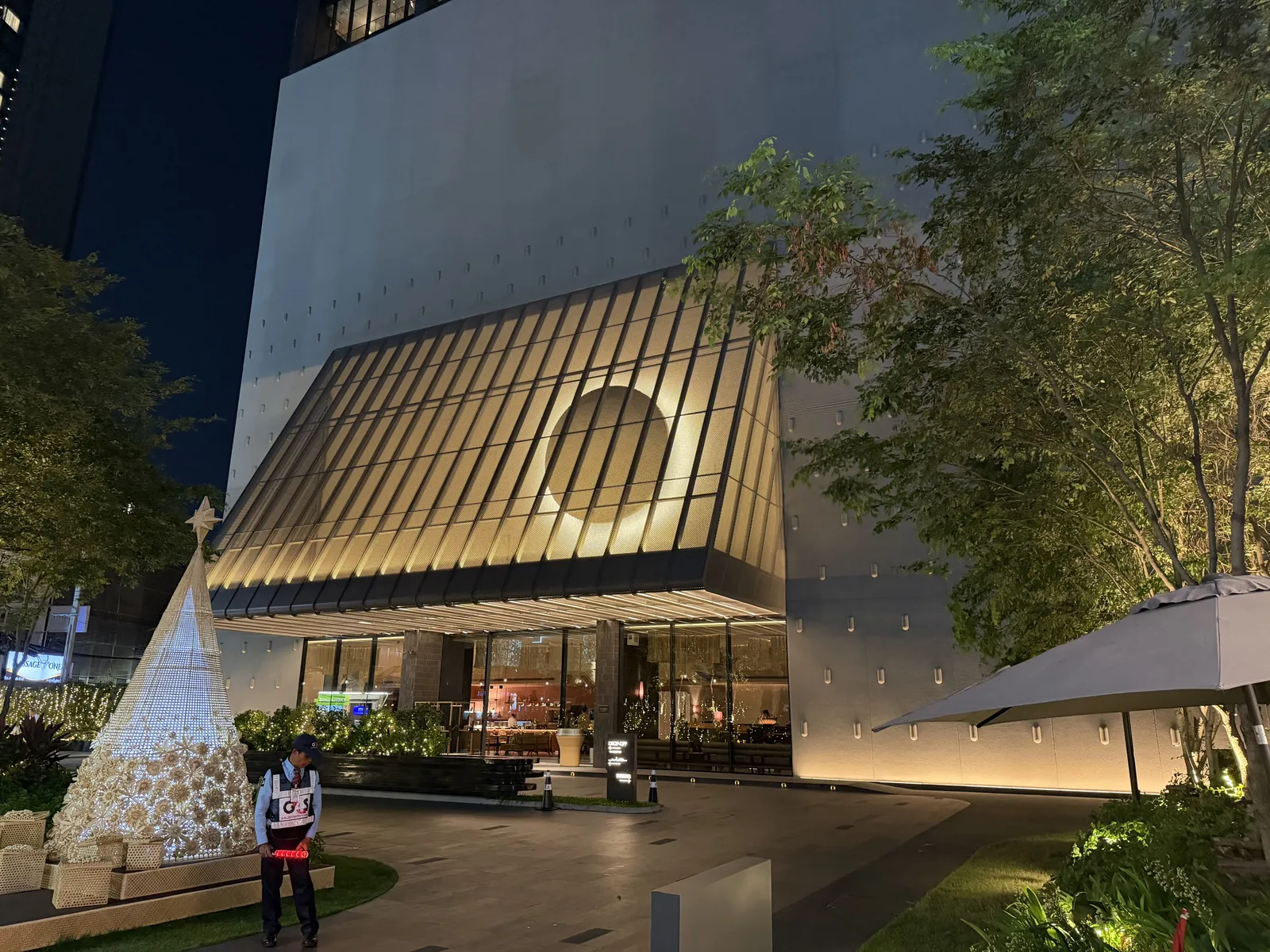 KROMO Bangkok, Curio Collection by Hilton — Exterior, Bangkok