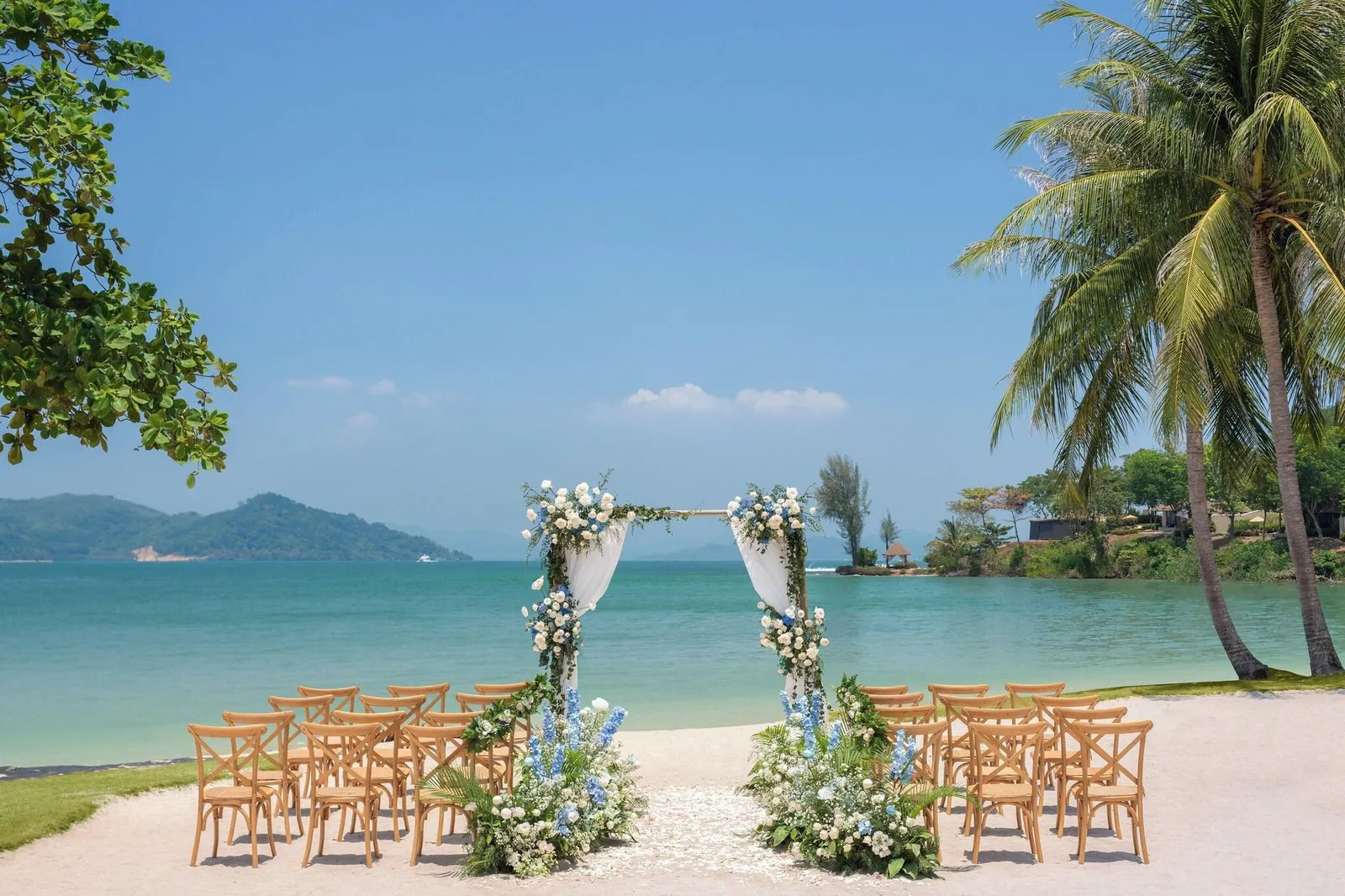 The Naka Island, a Luxury Collection Resort & Spa, Phuket — Exterior, Pa Klok