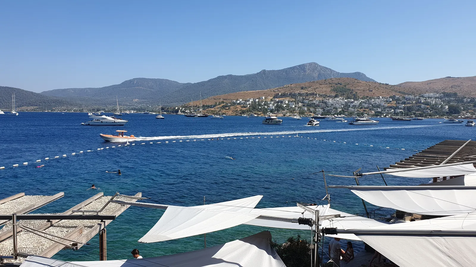 Maçakizi — Exterior, Bodrum