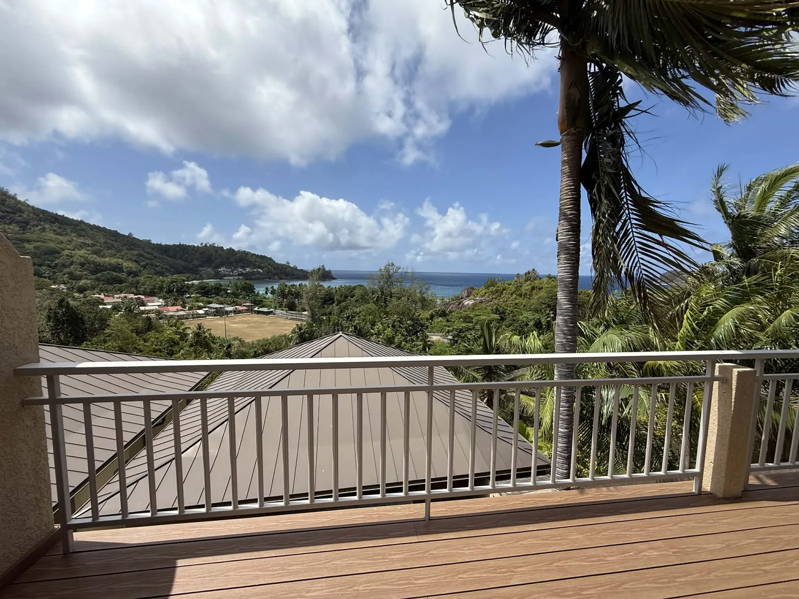 Ephelia Resort — Exterior, Baie Lazare