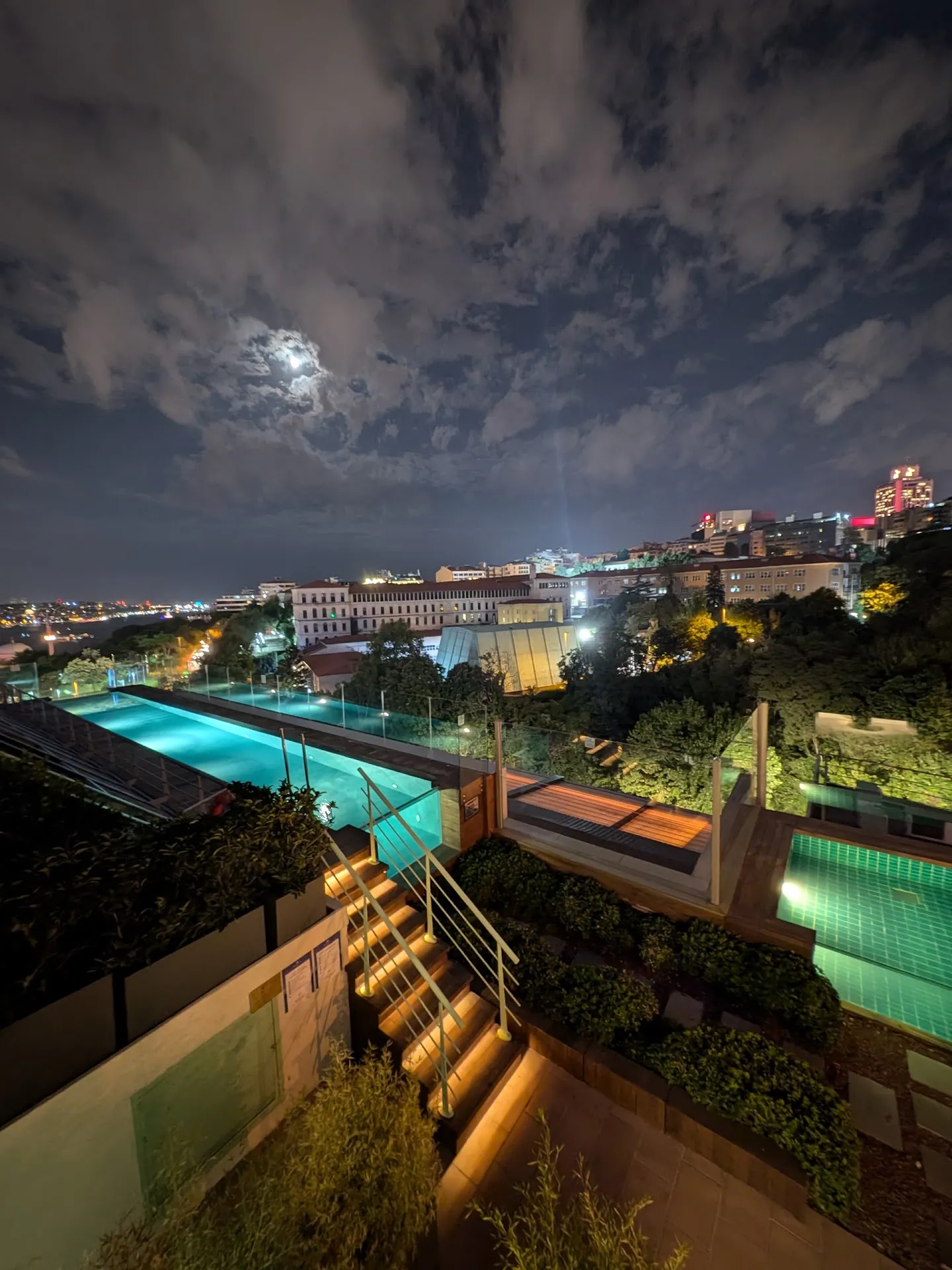 The Ritz-Carlton, Istanbul — Exterior, Istanbul