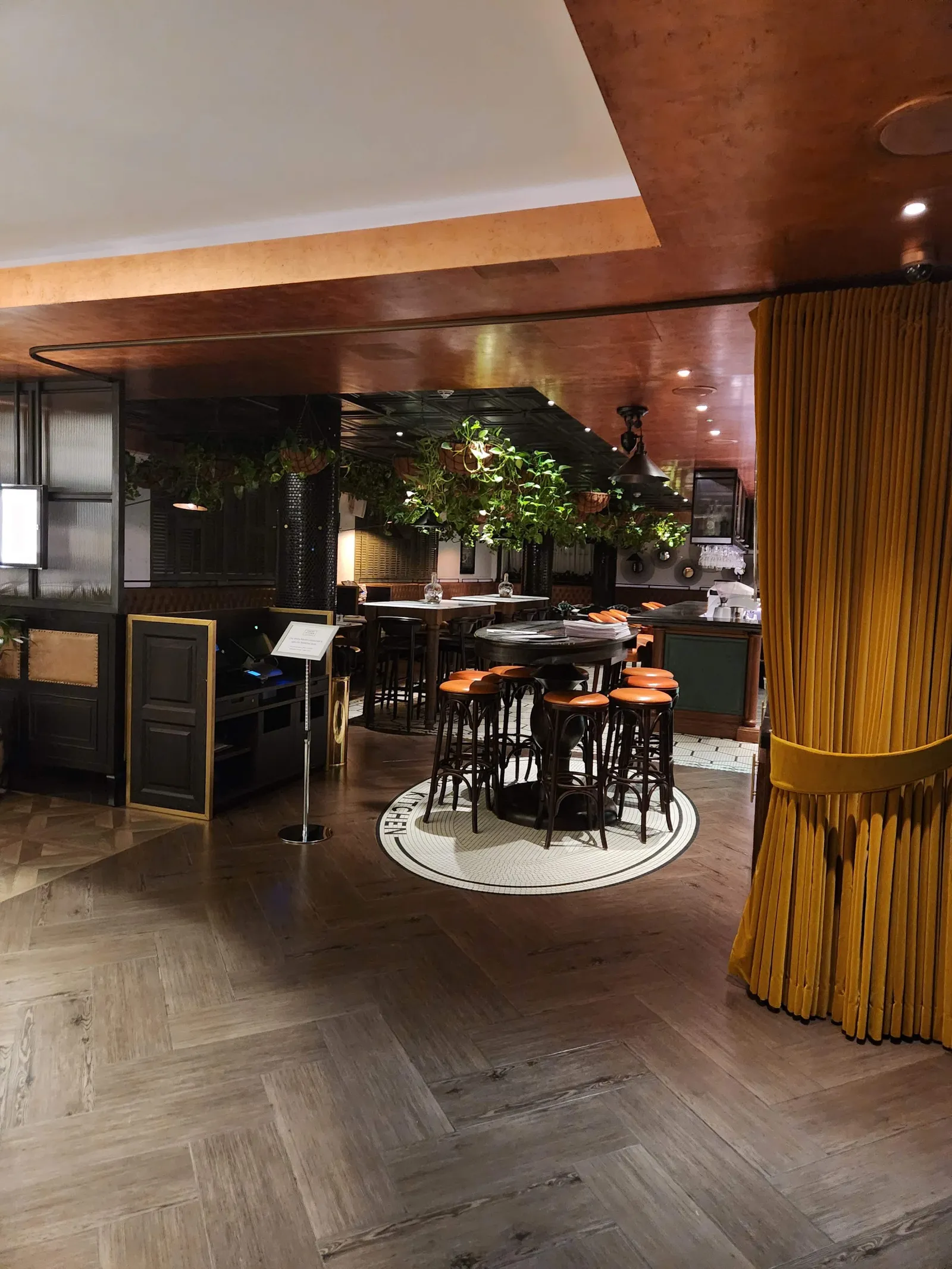 Vintry & Mercer — Exterior, London