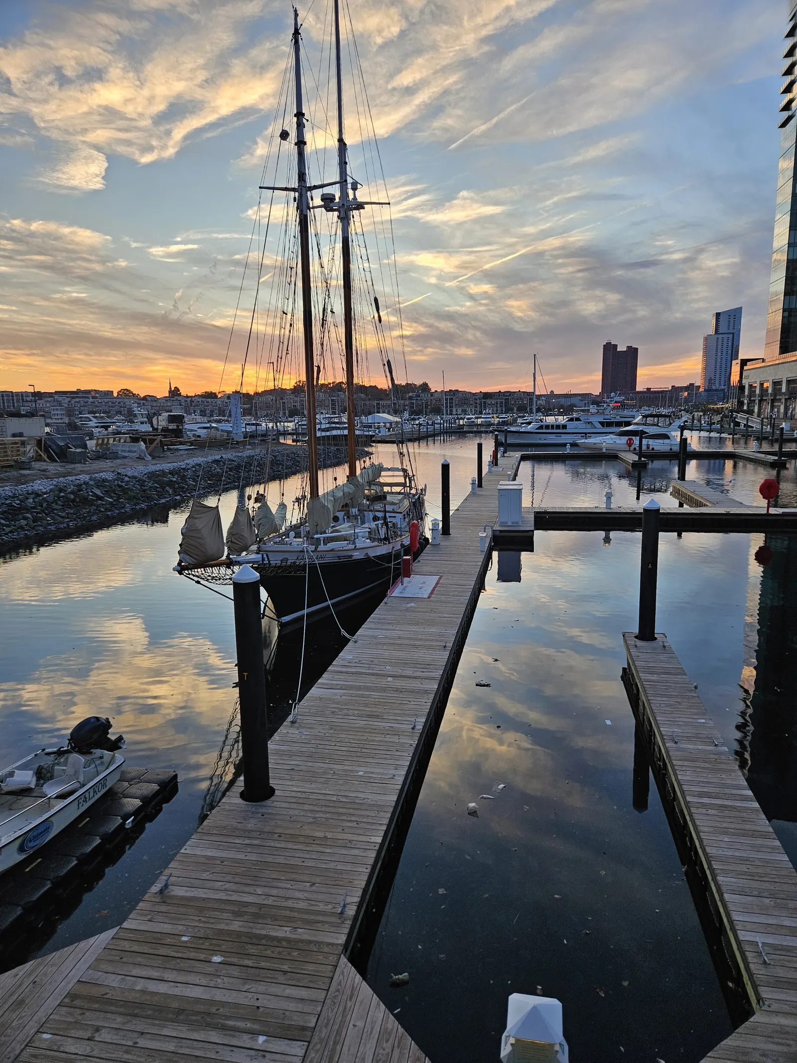 Canopy by Hilton Baltimore Harbor Point — Exterior, Baltimore