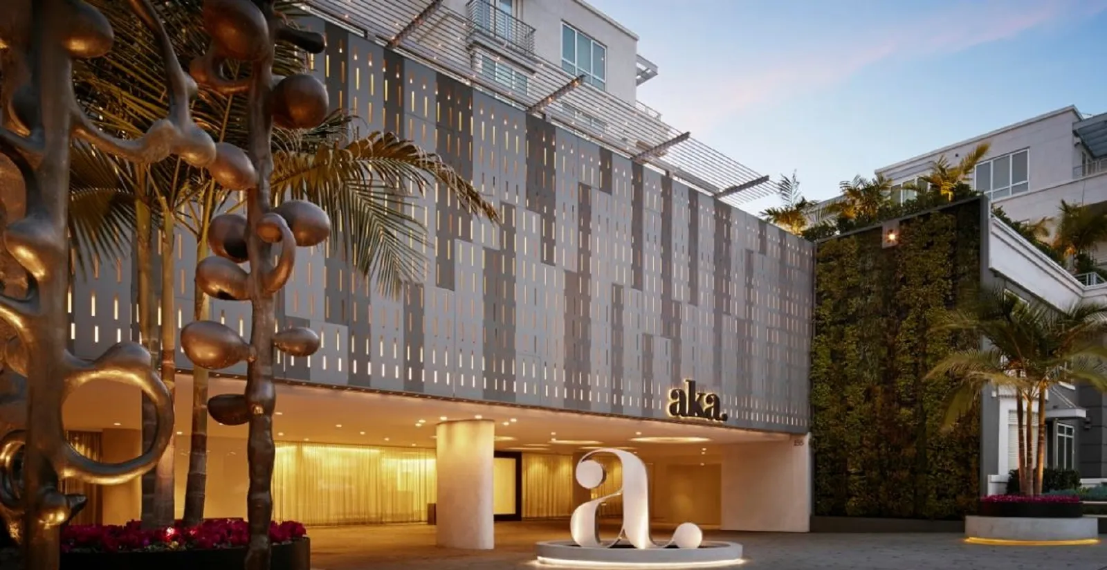 The Beverly Hills Hotel & Bungalows — Exterior, Beverly Hills