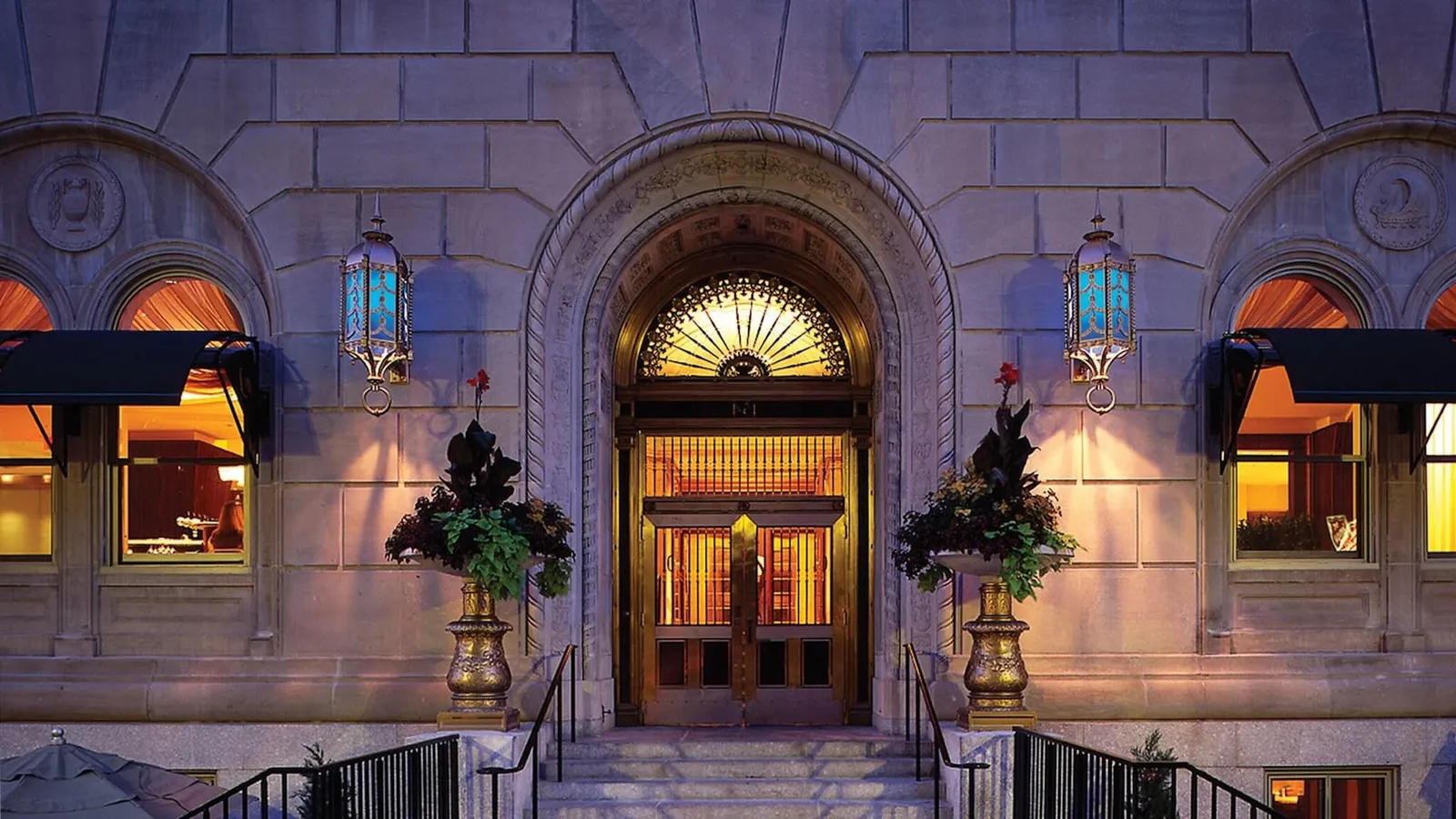 Hotel AKA Back Bay — Exterior, Boston