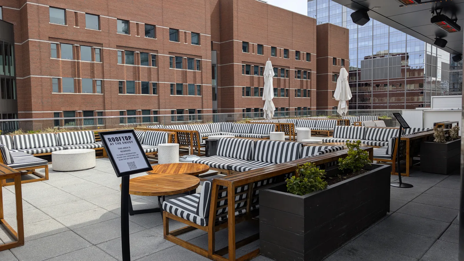 The Envoy Hotel, Autograph Collection — Exterior, Boston
