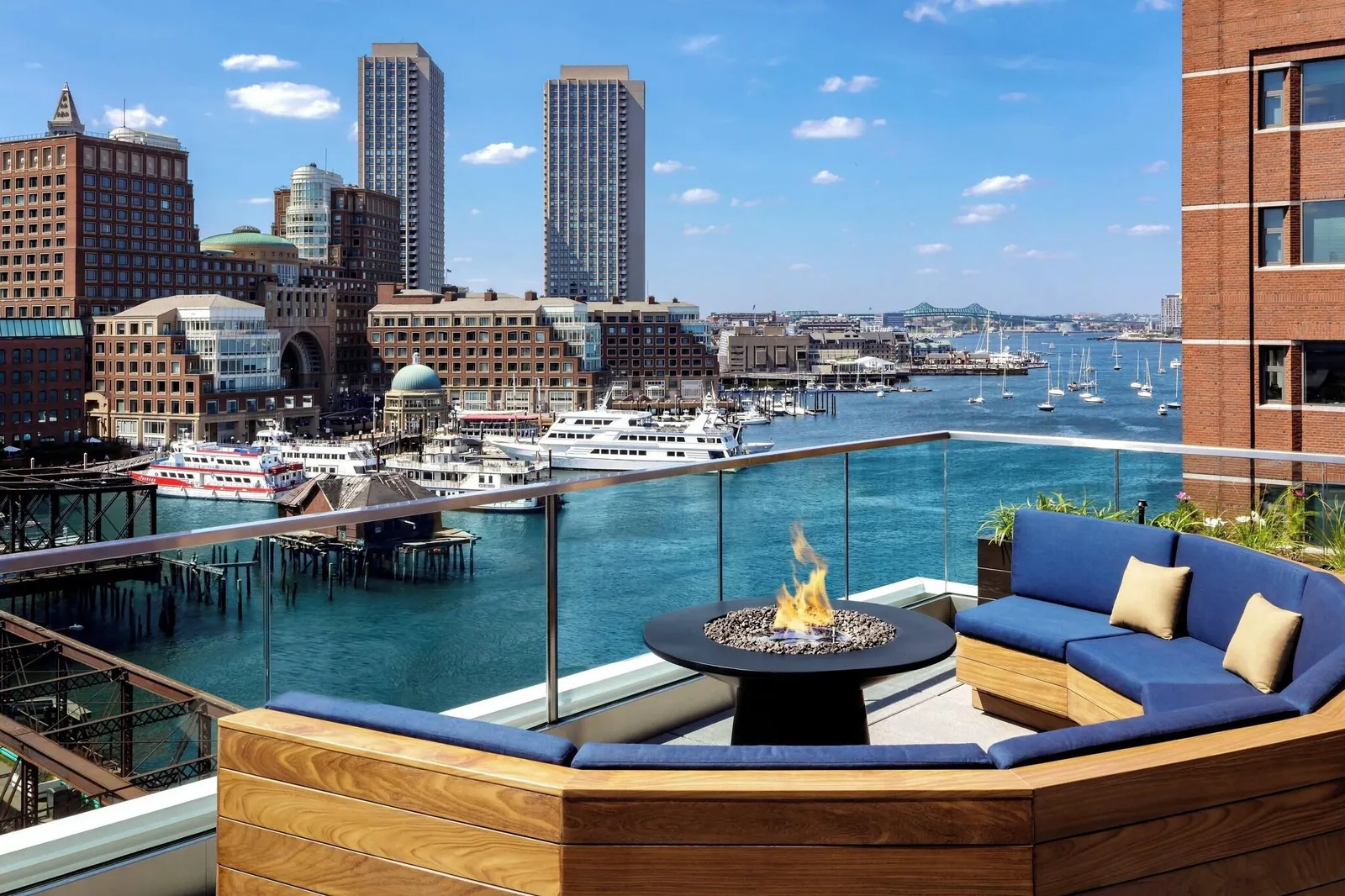 The Envoy Hotel, Autograph Collection — Exterior, Boston