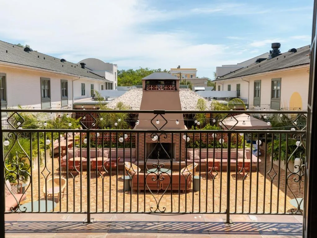 The Ryder — Exterior, Charleston