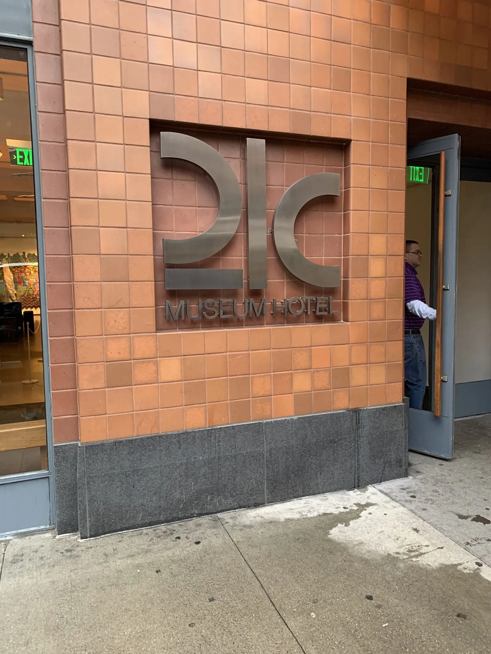 21c Museum Hotel Cincinnati — Exterior, Cincinnati