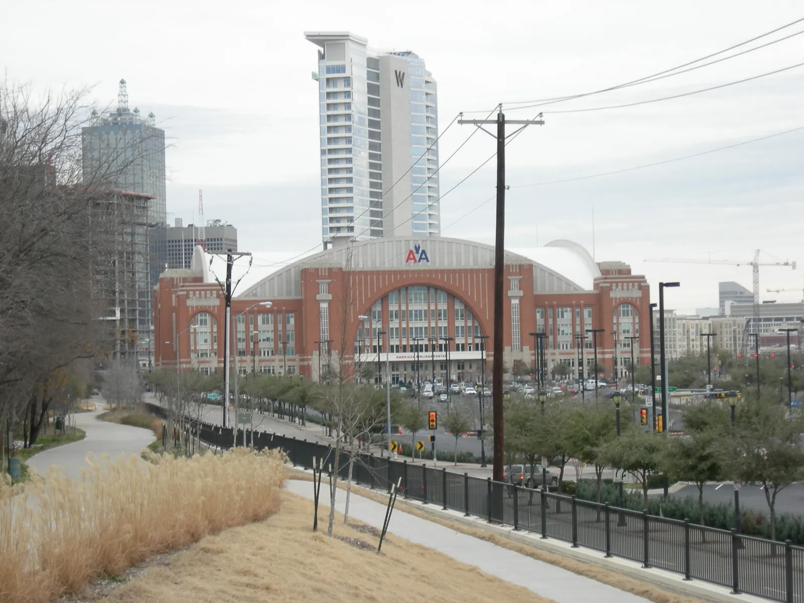 W Dallas, Dallas
