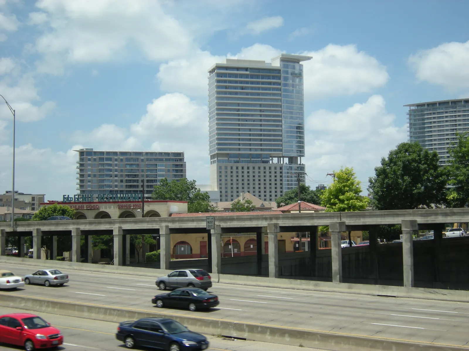 W Dallas, Dallas