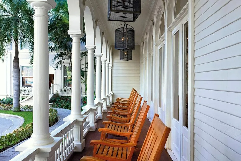 Moana Surfrider, A Westin Resort & Spa — Exterior, Honolulu