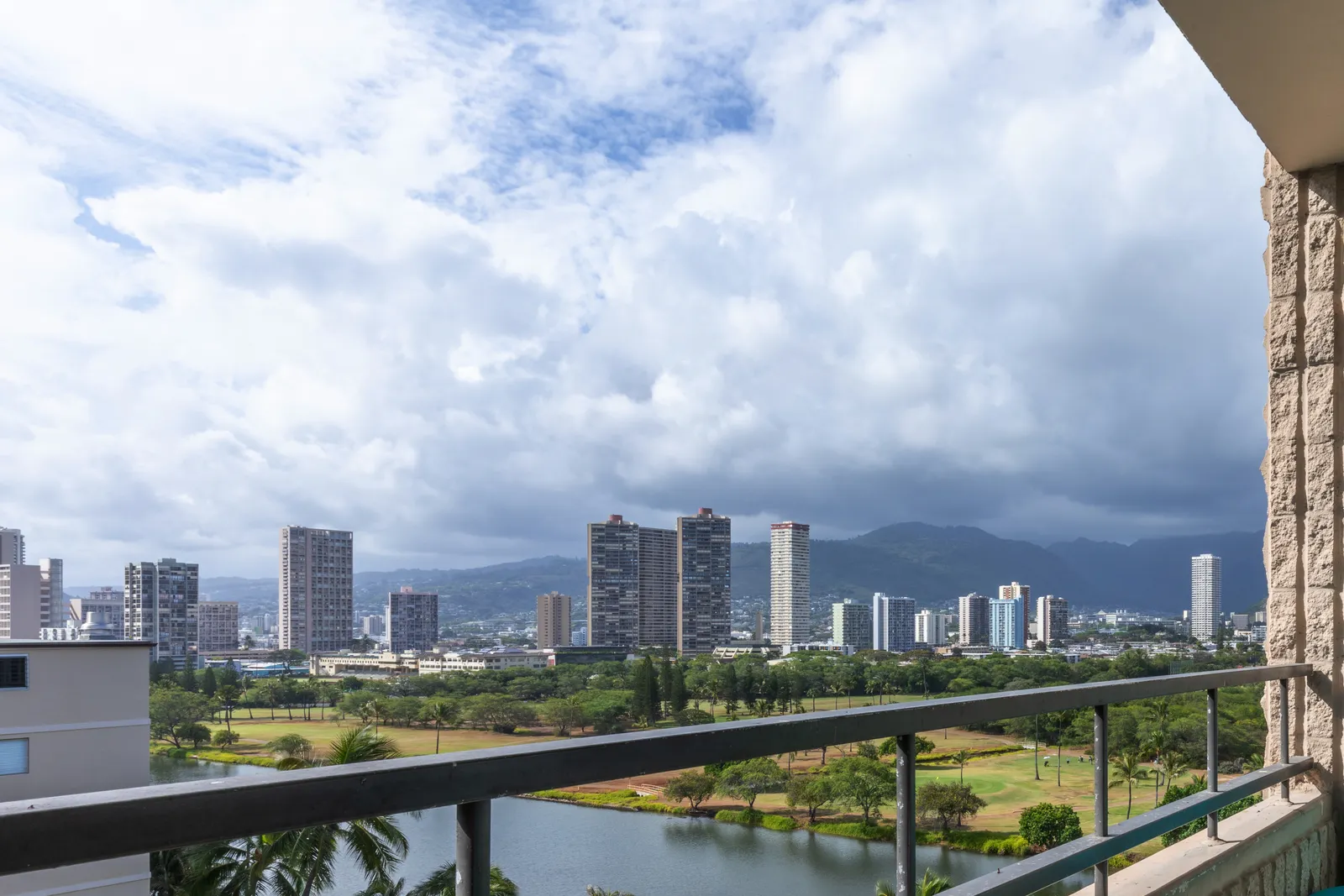 Wayfinder Waikiki — Exterior, Honolulu