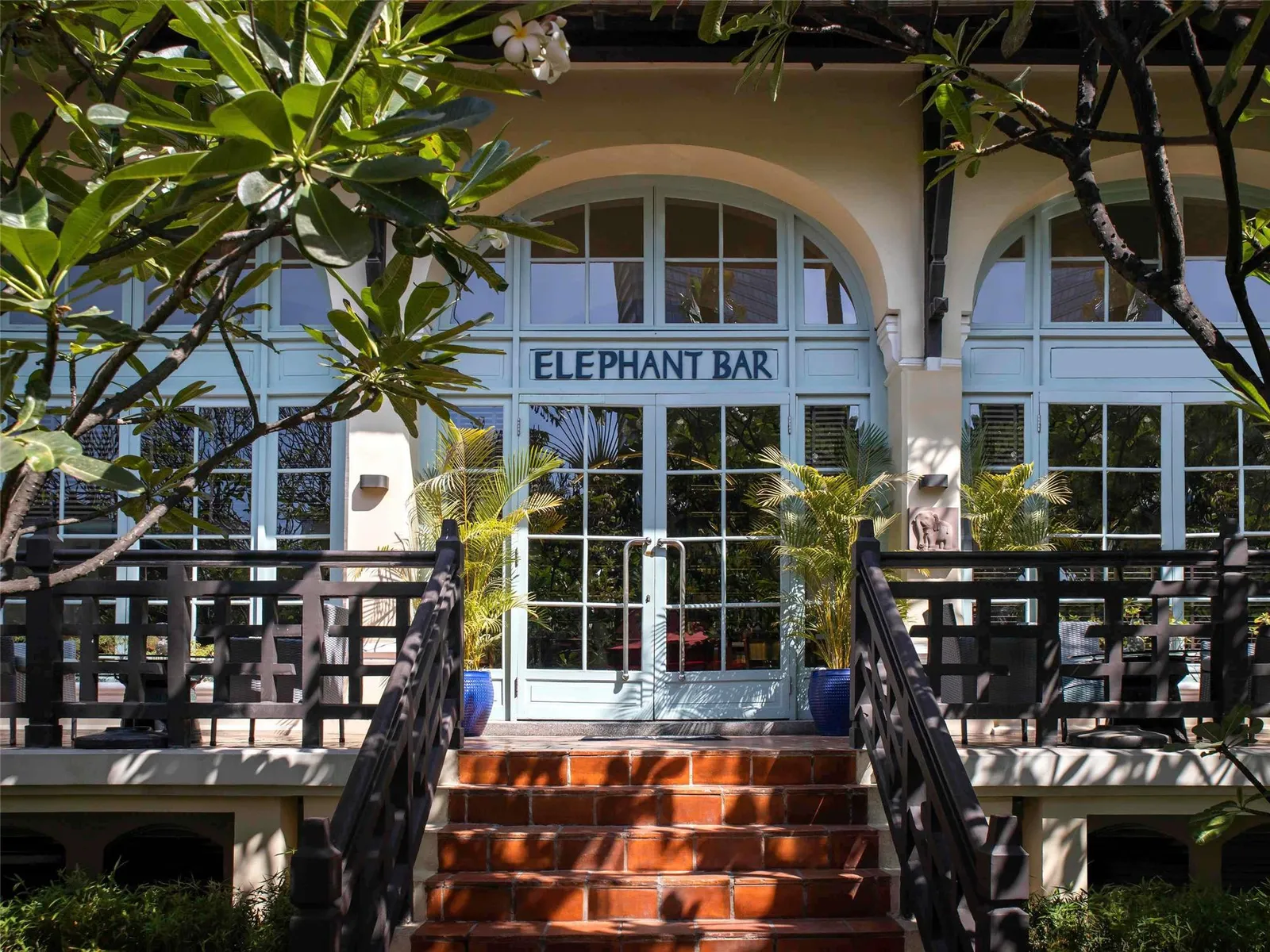 Raffles Hotel Le Royal — Exterior, Phnom Penh