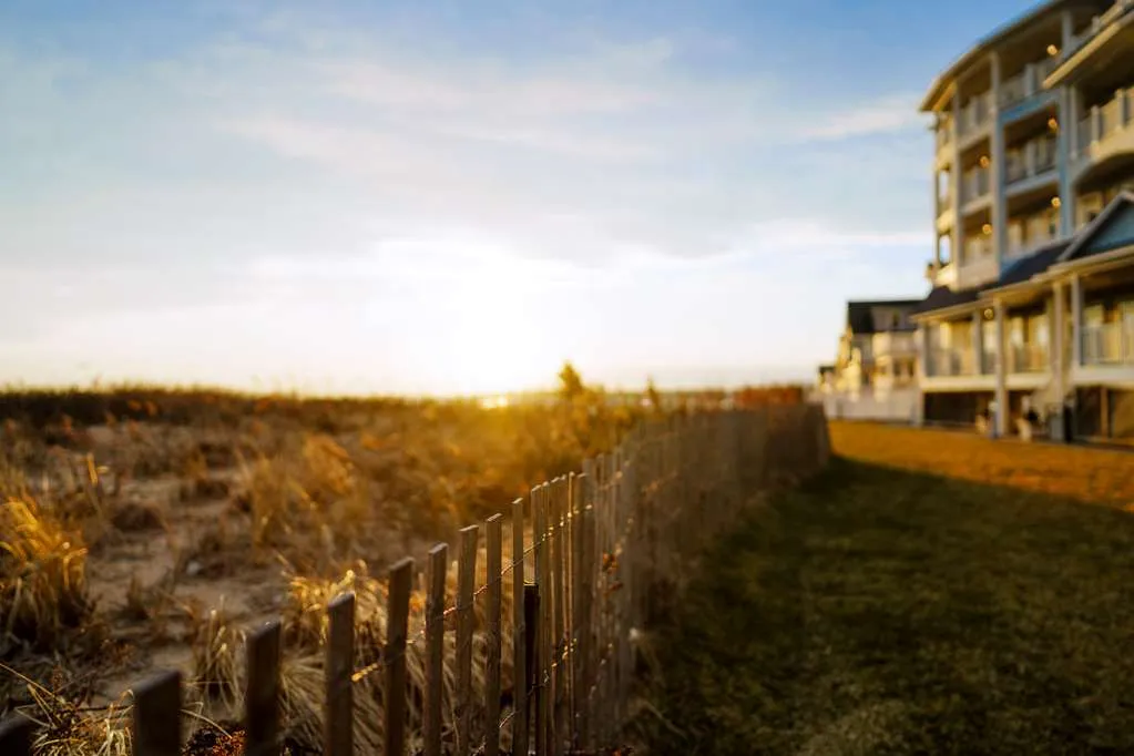 Madison Beach Hotel, Curio Collection by Hilton — Exterior, Madison