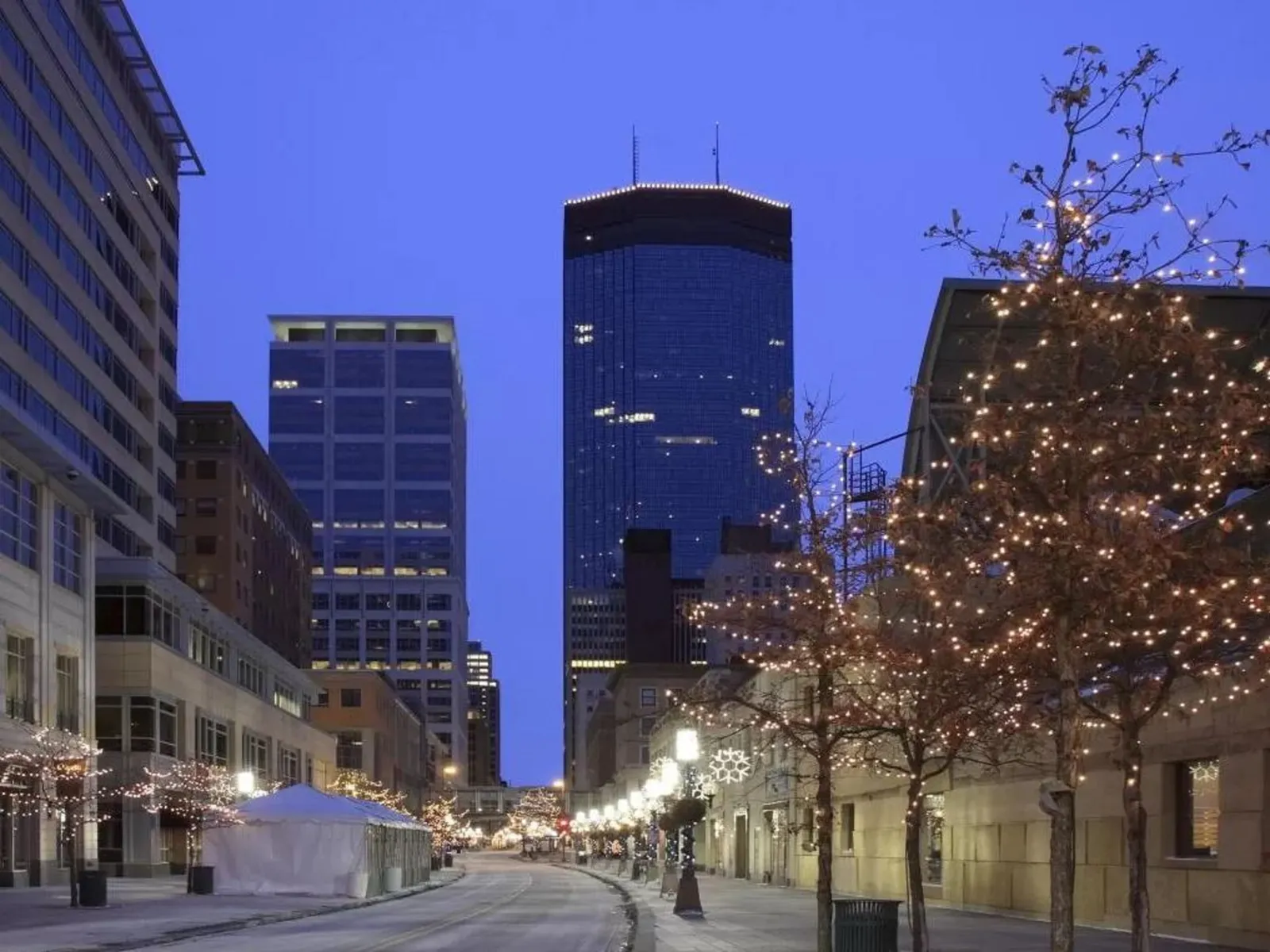 Four Seasons Hotel Minneapolis — Exterior, Minneapolis