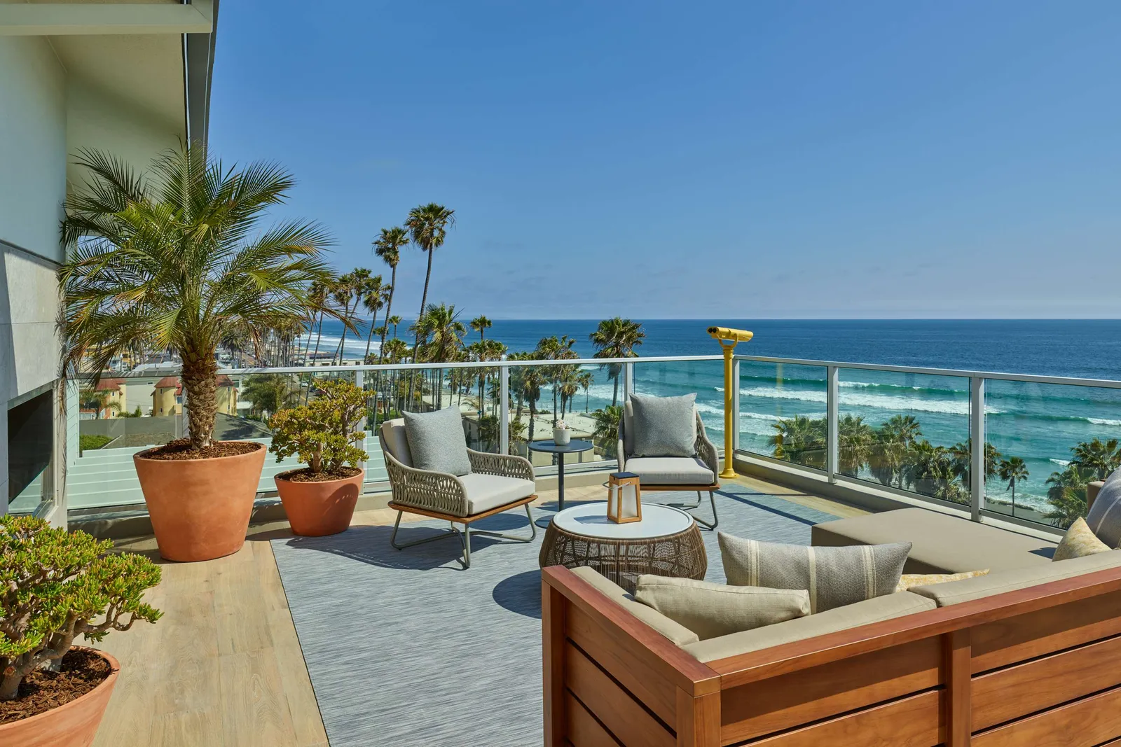 The Seabird Ocean Resort and Spa — Exterior, Oceanside