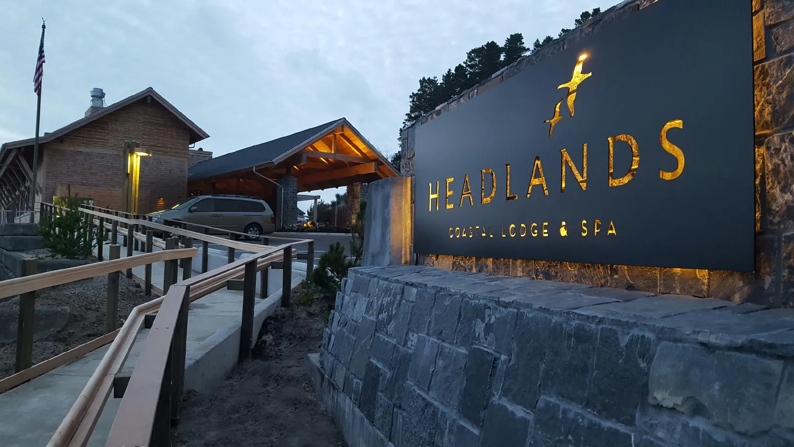 Headlands Coastal Lodge and Spa — Exterior, Pacific City