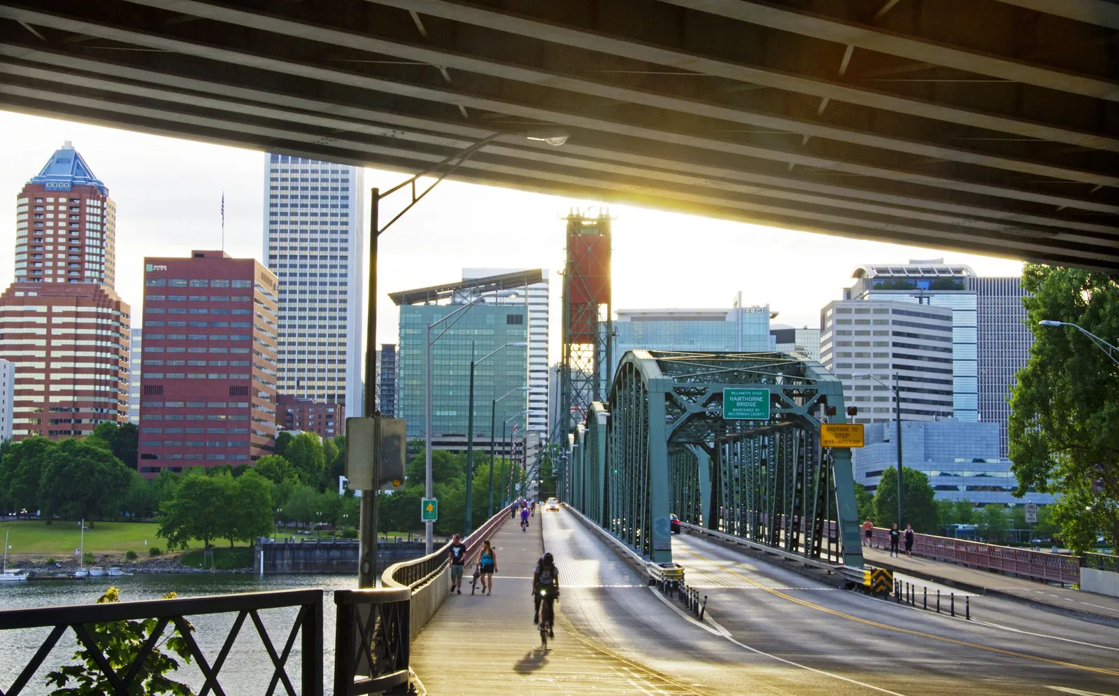 Kimpton RiverPlace Hotel — Exterior, Portland
