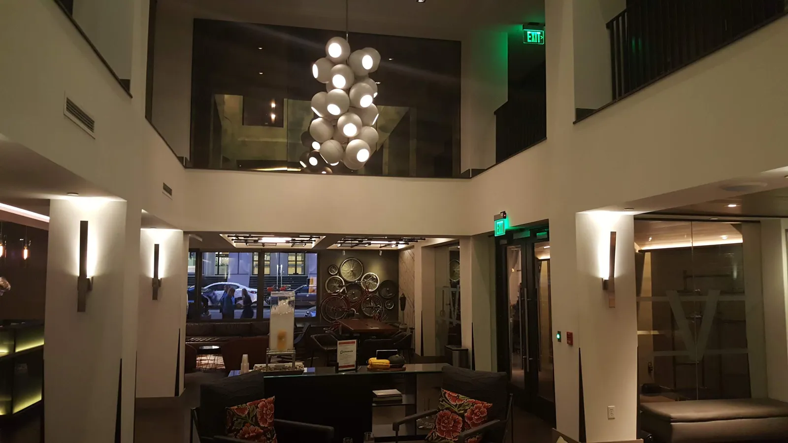 Kimpton RiverPlace Hotel — Exterior, Portland