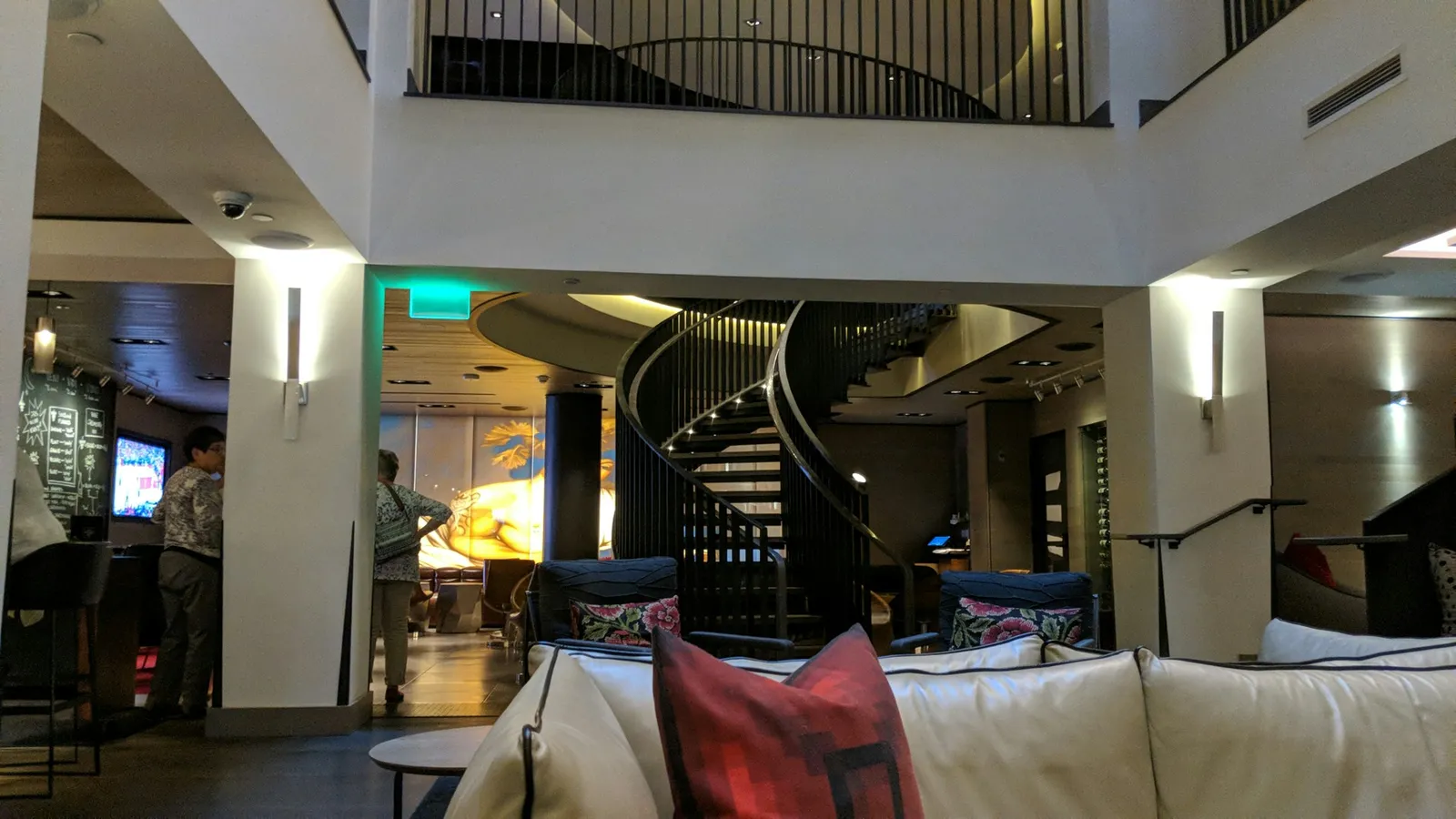 Kimpton RiverPlace Hotel — Exterior, Portland