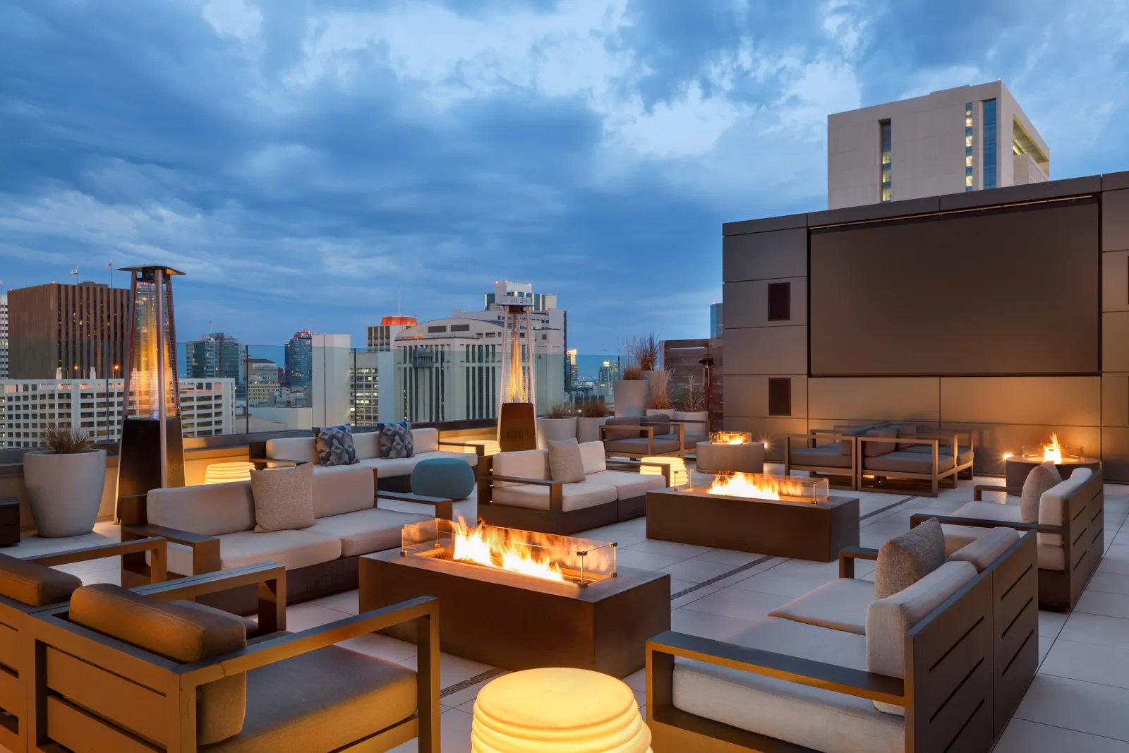 Carte Hotel San Diego Downtown, Curio Collection by Hilton — Exterior, San Diego