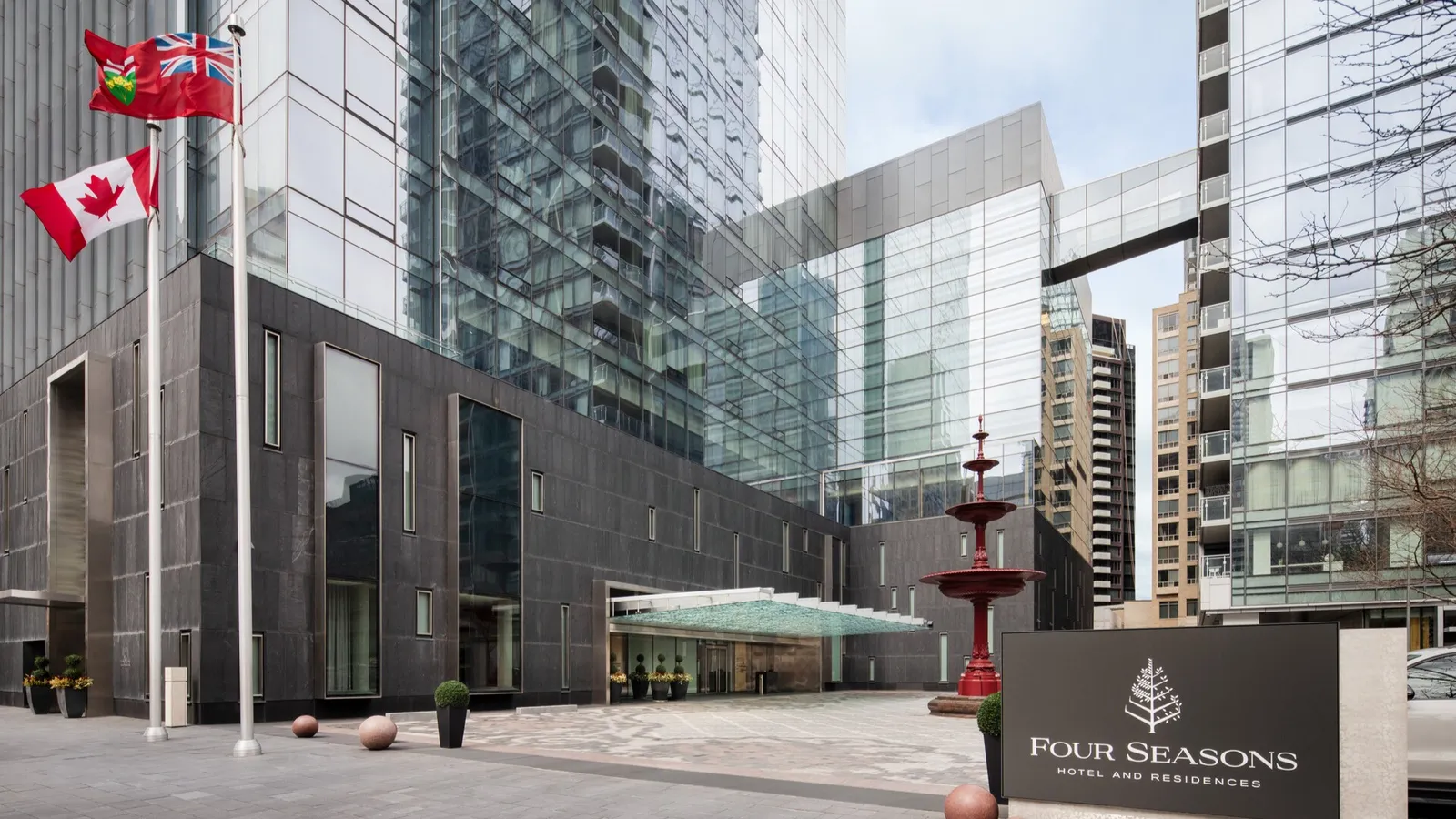 Four Seasons Hotel Toronto — Exterior, Toronto