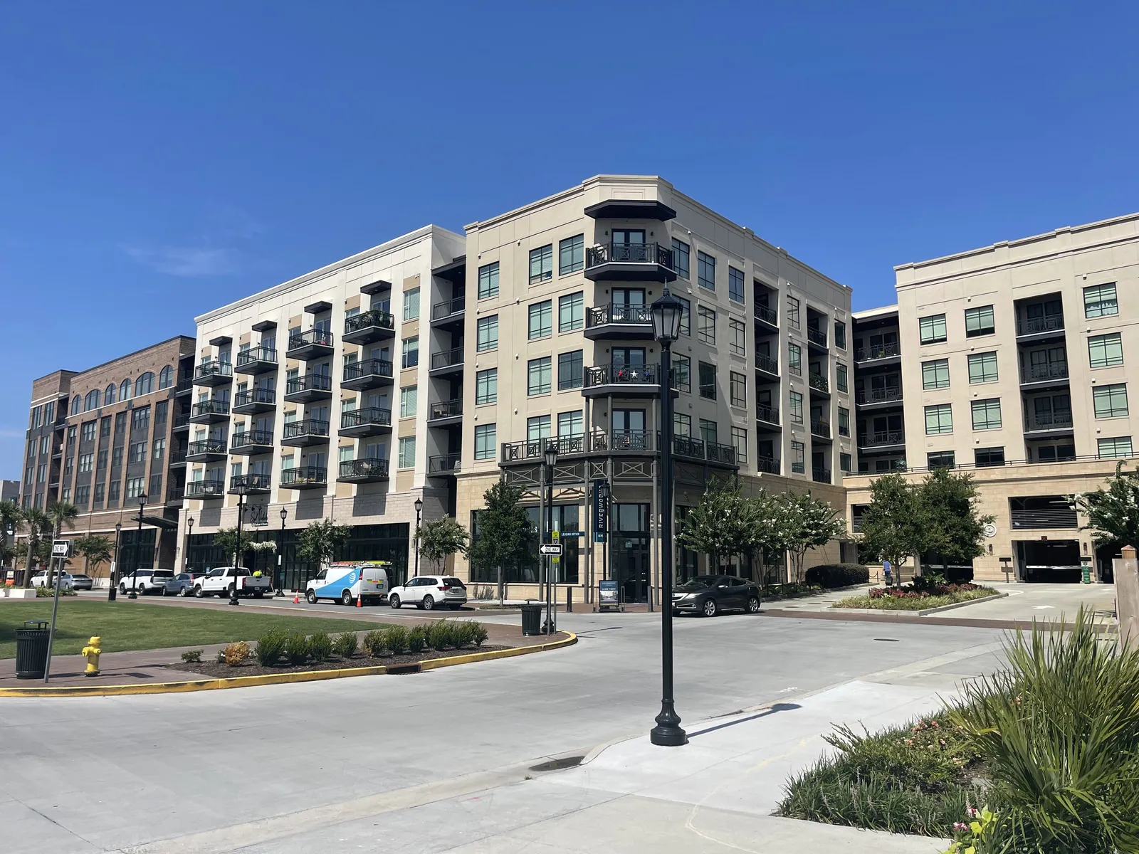 Thompson Savannah — Exterior, Savannah