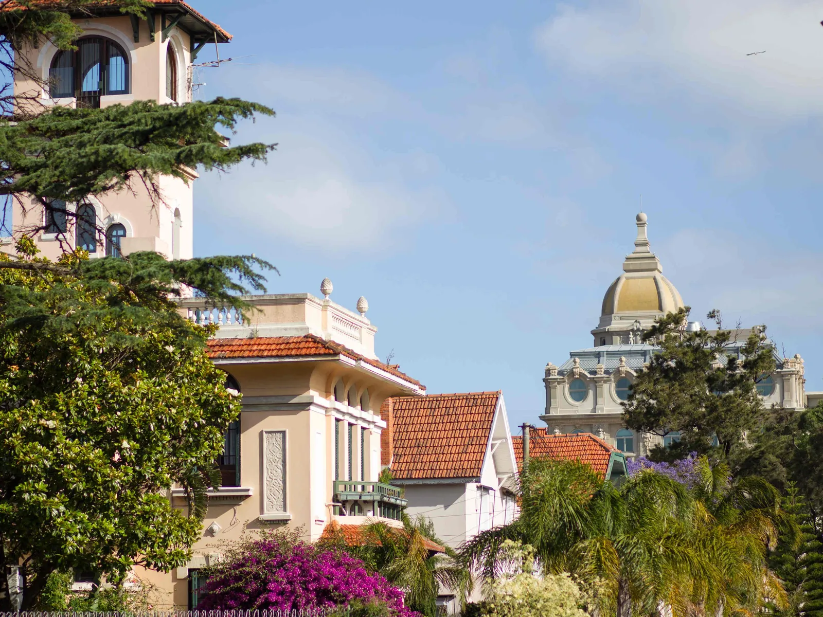 Sofitel Montevideo Casino Carasco & Spa — Exterior, Montevideo