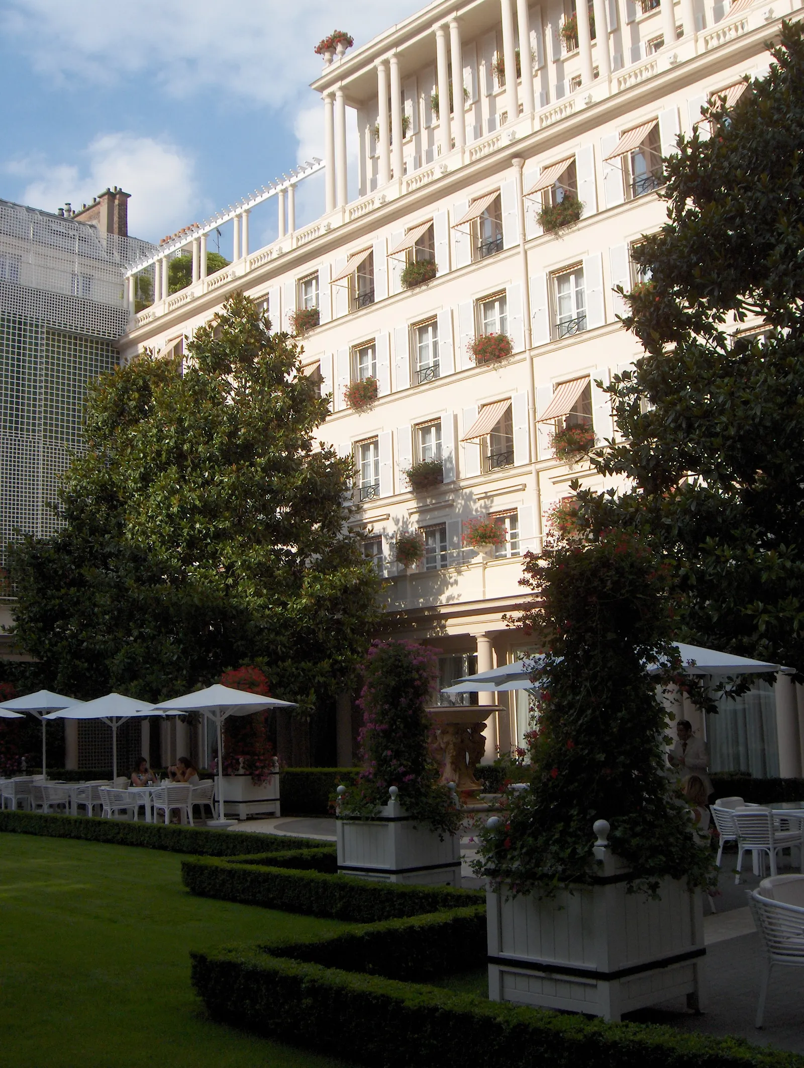 Le Bristol, Paris