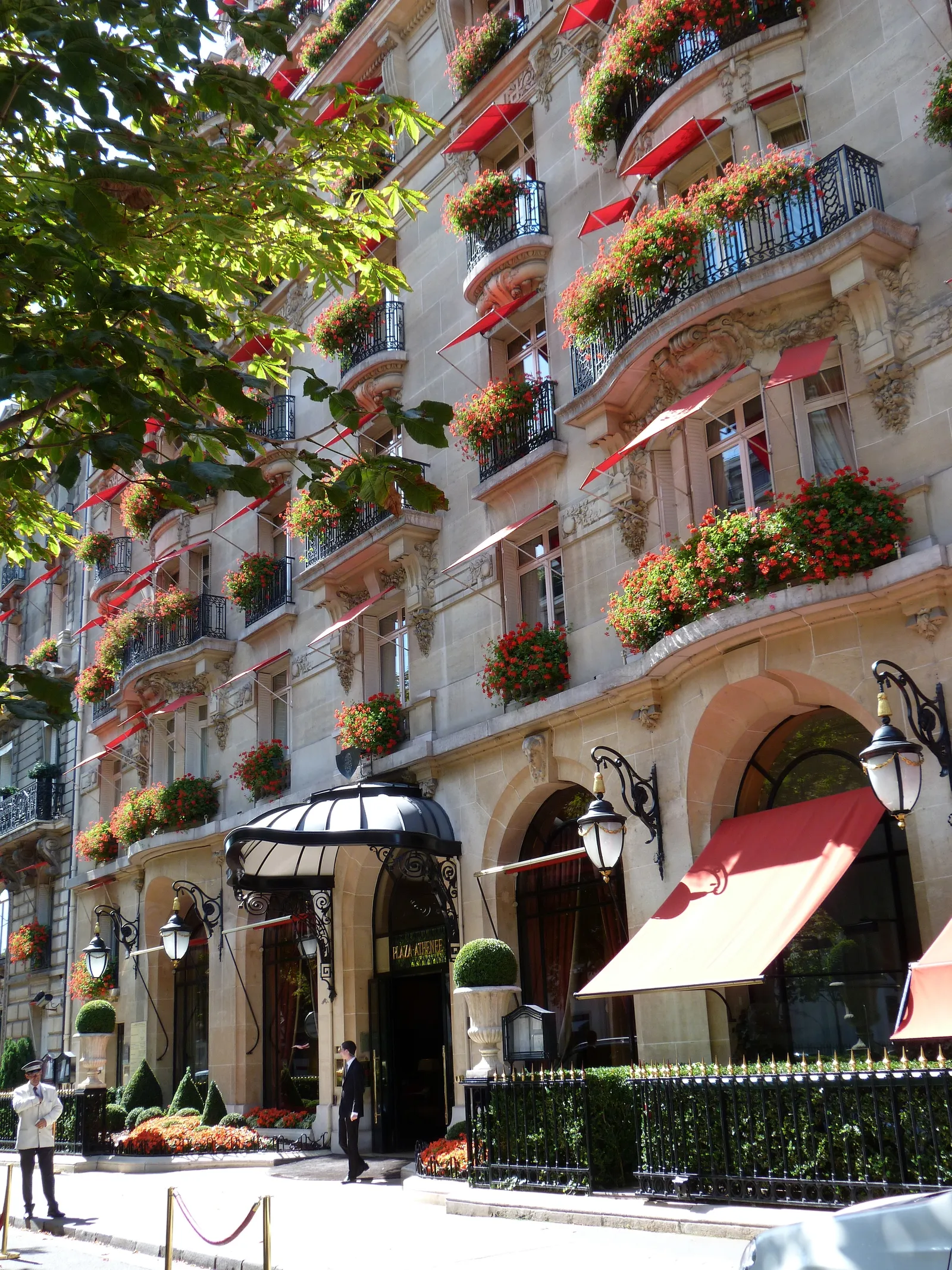 Plaza Athénée, Paris