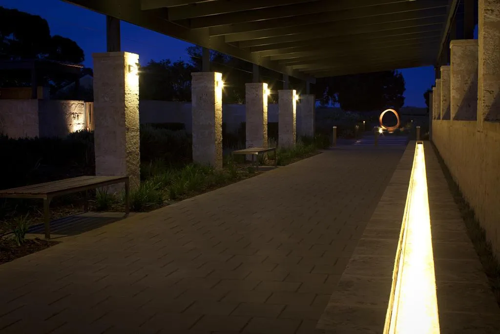The Louise — Exterior, Marananga
