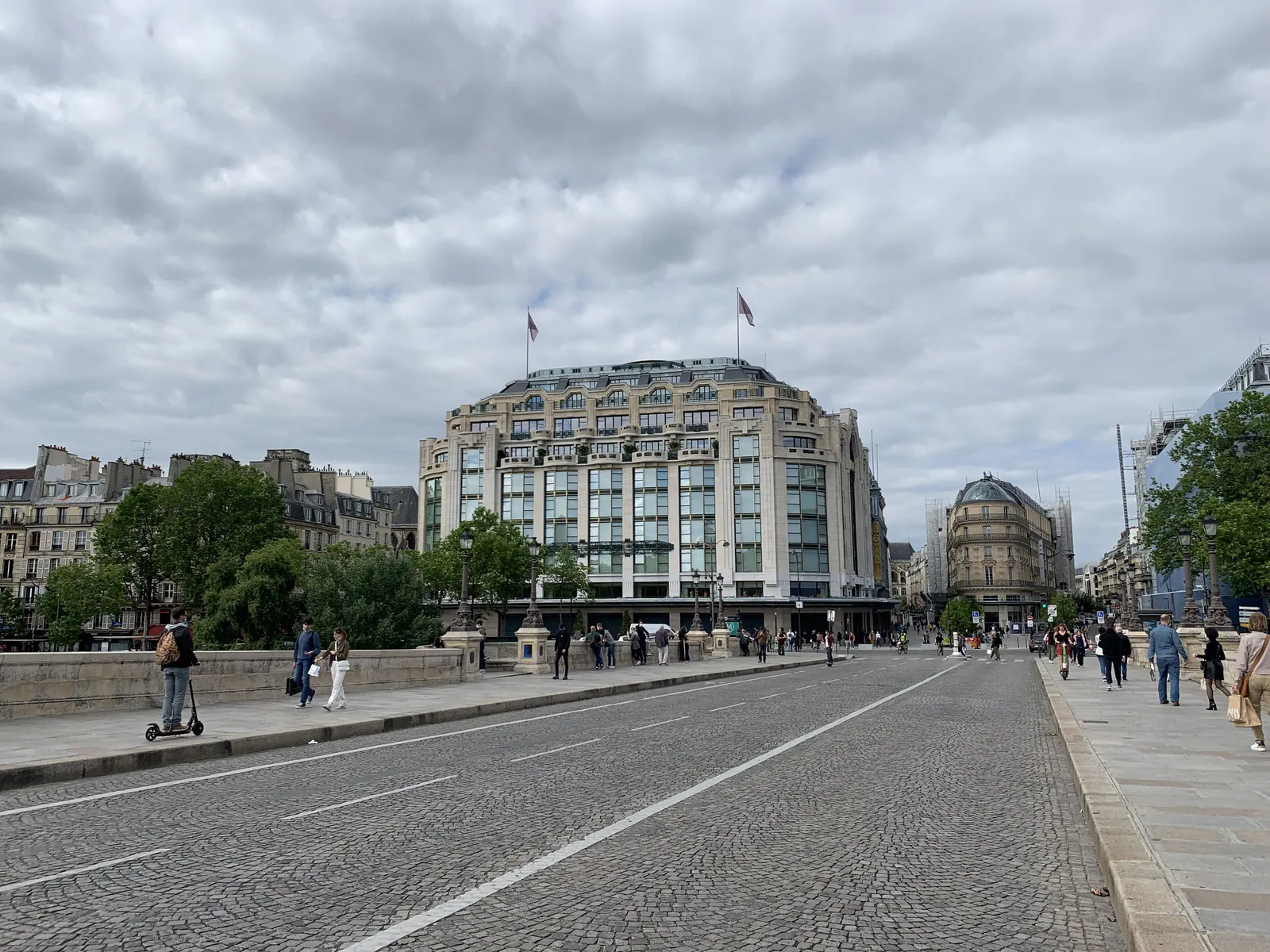 Cheval Blanc Paris, Paris