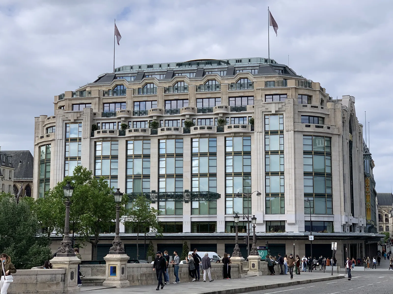 Cheval Blanc Paris, Paris