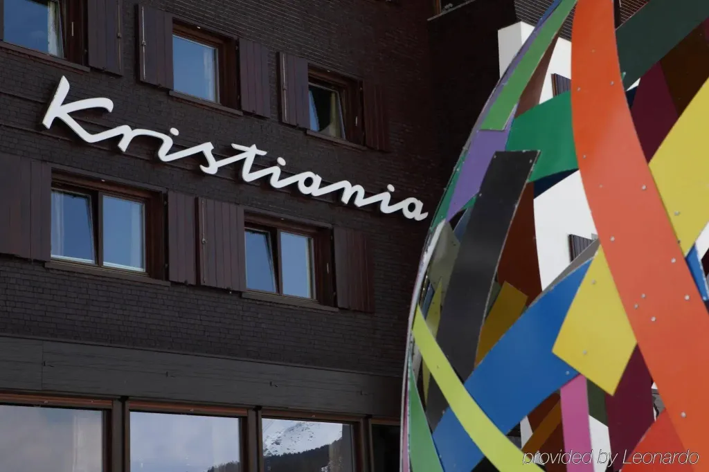 Kristiania Lech — Exterior, Lech