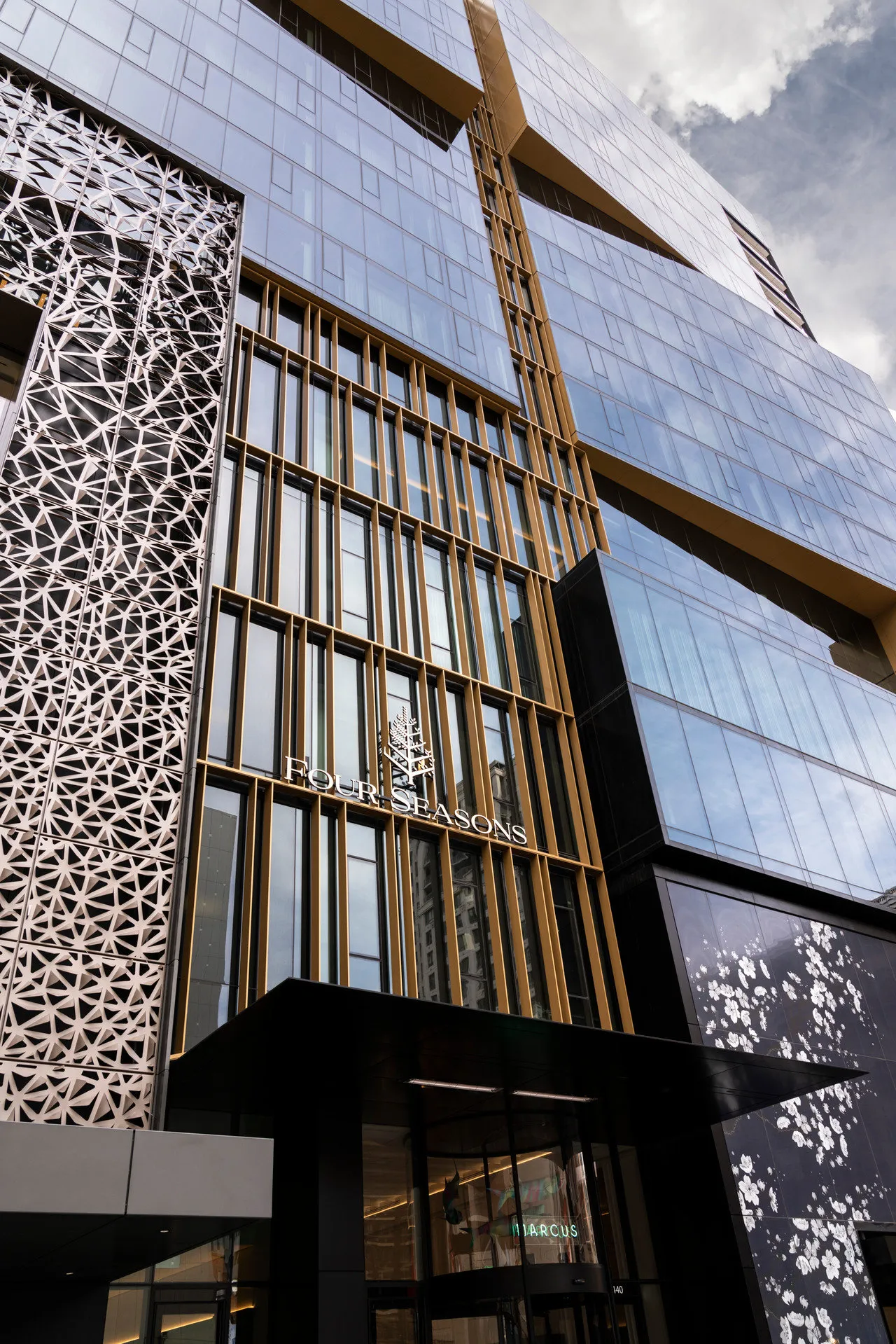 Four Seasons Hotel Montreal — Exterior, Montréal