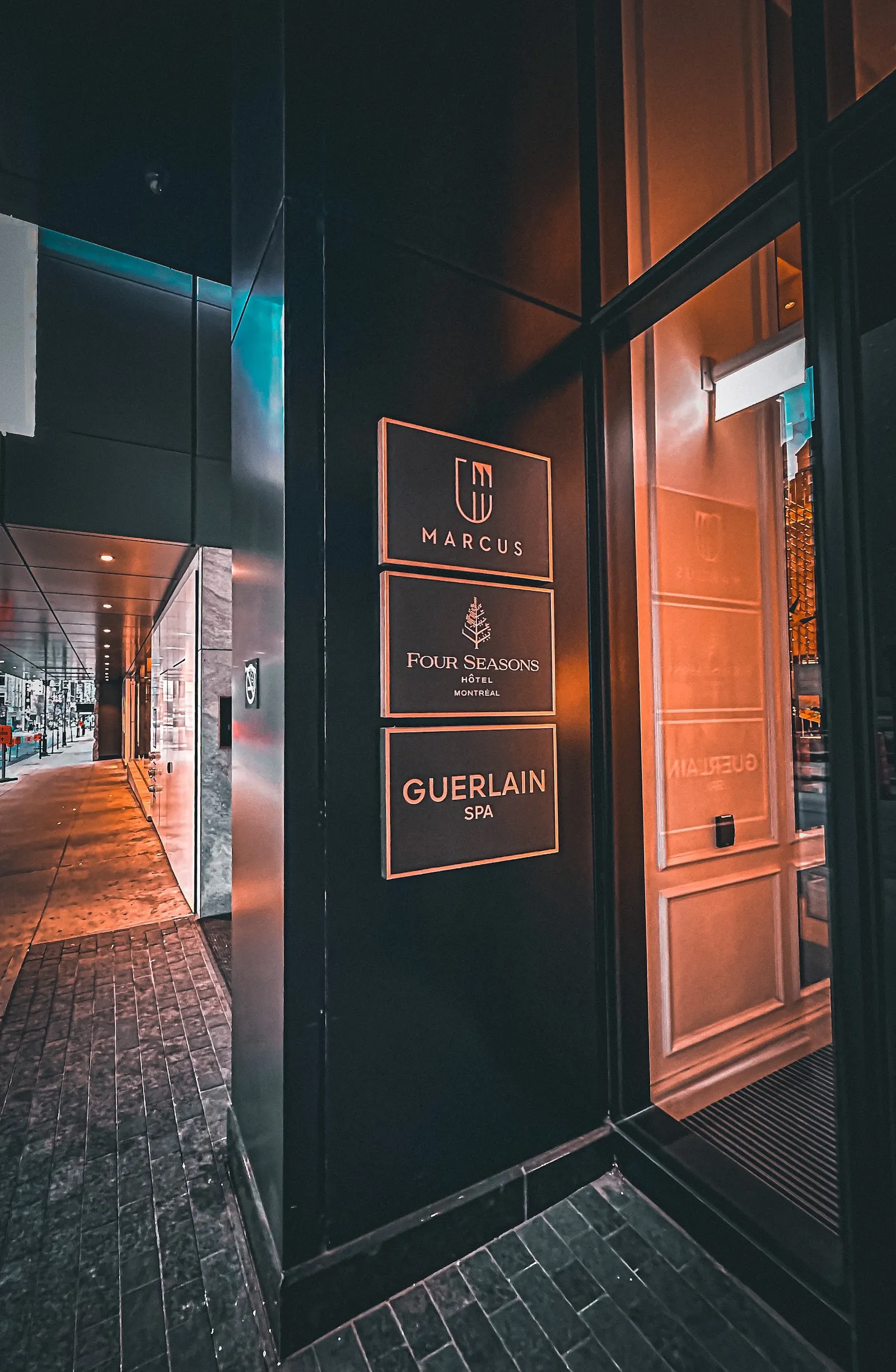 Four Seasons Hotel Montreal — Exterior, Montréal