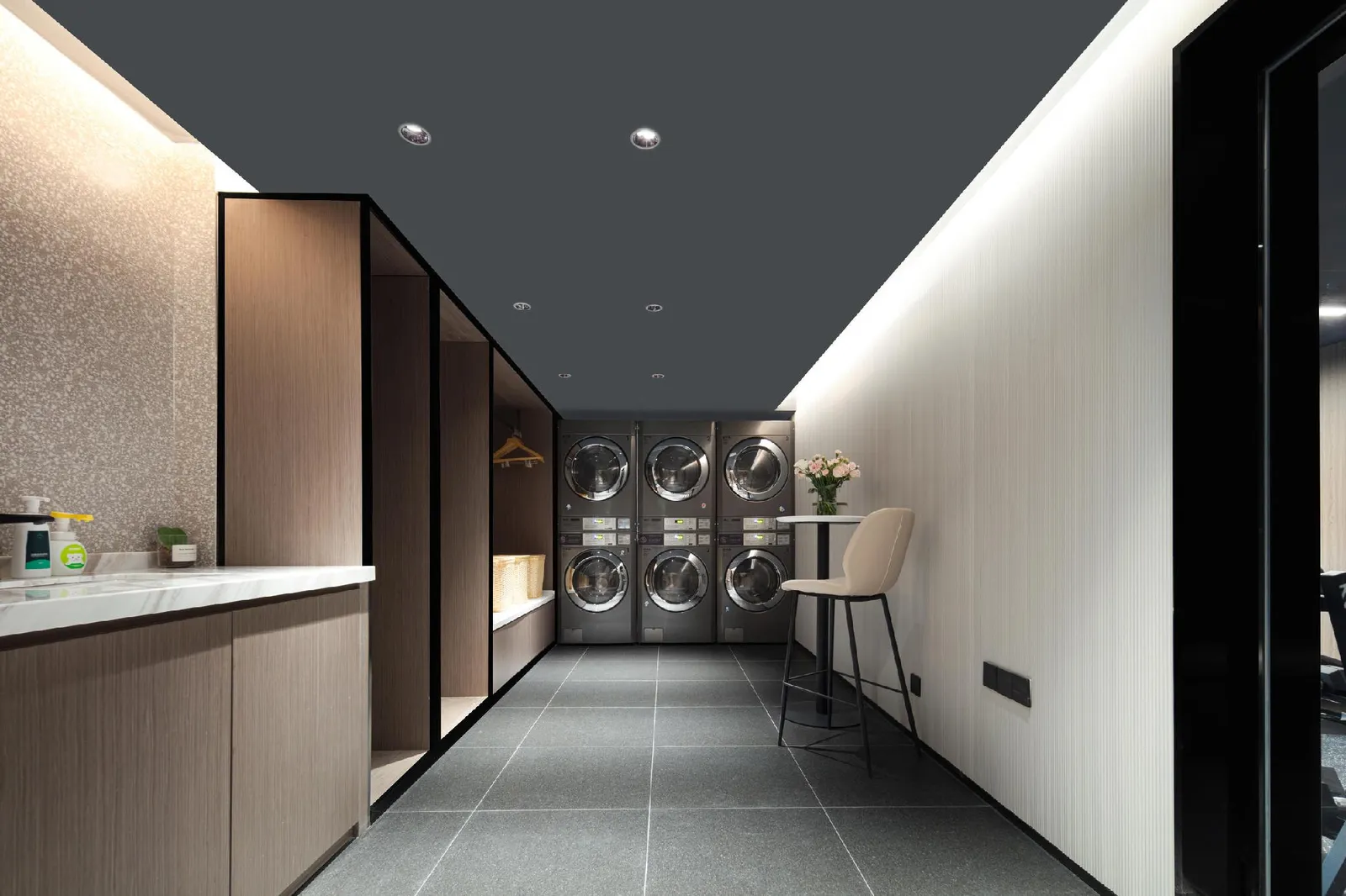 JW Marriott Marquis Hotel Shanghai Pudong — At a glance, Shanghai