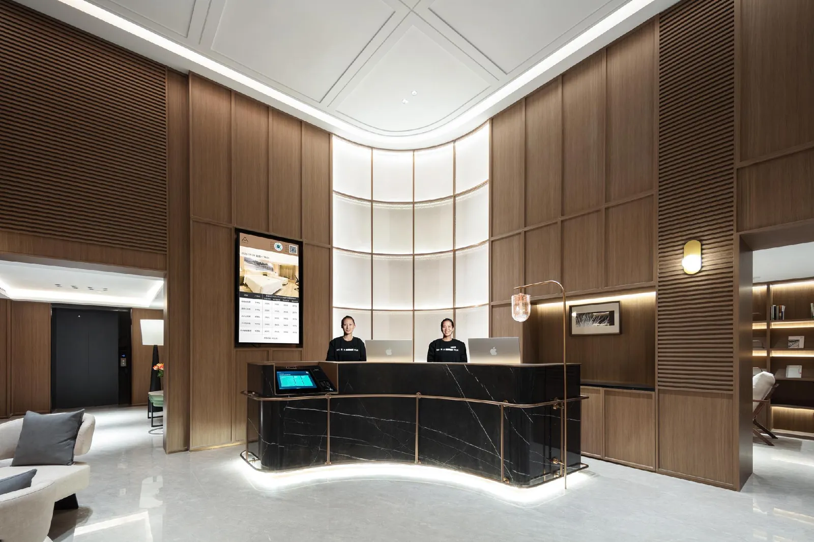 JW Marriott Marquis Hotel Shanghai Pudong — At a glance, Shanghai